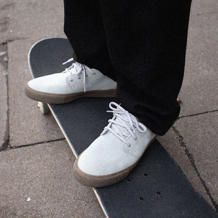 Skateboarding shoes
