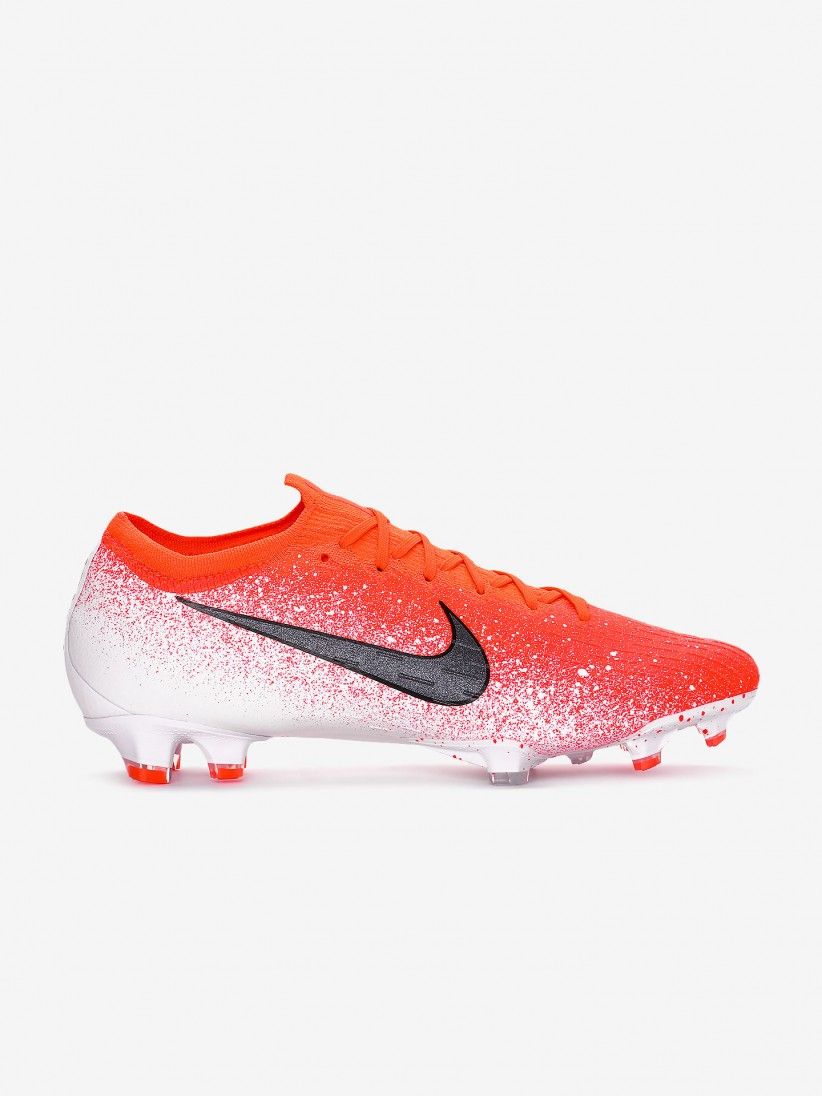 NIKE Phantom Vision Play Test and Review On Soccer.com