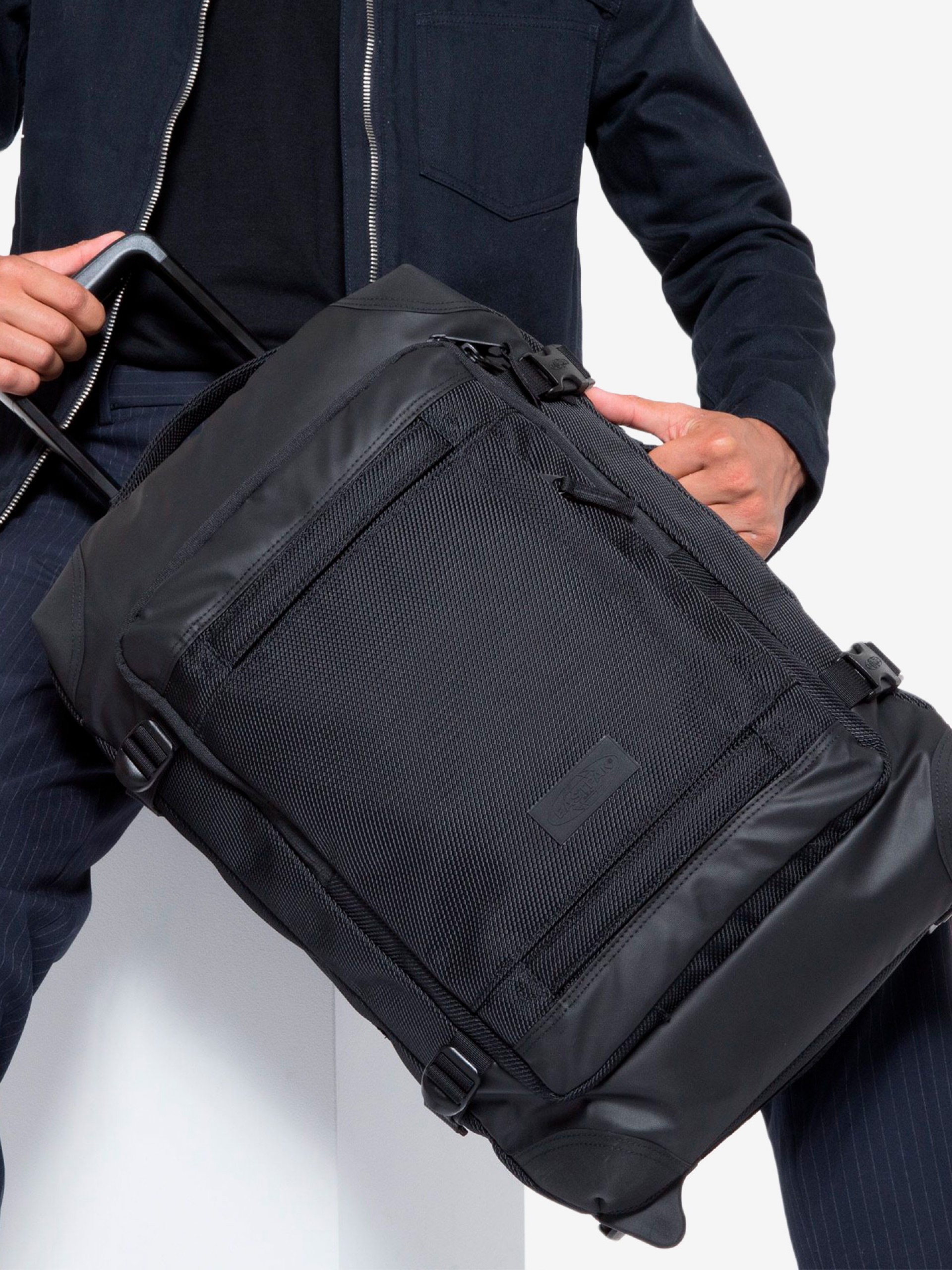 Mala de Viagem Eastpak Tranverz S Preta