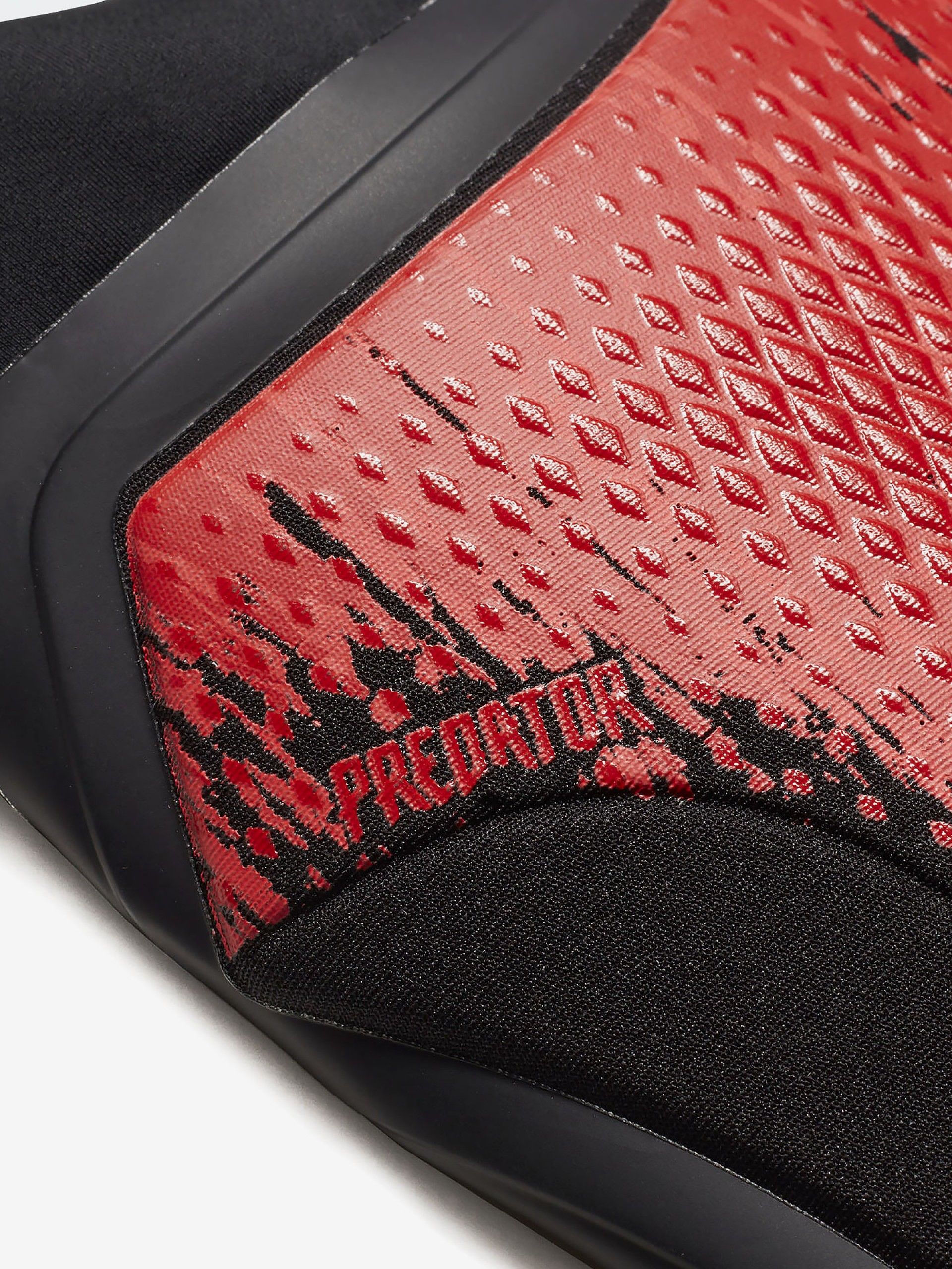 Caneleiras Adidas Pro Predator 20