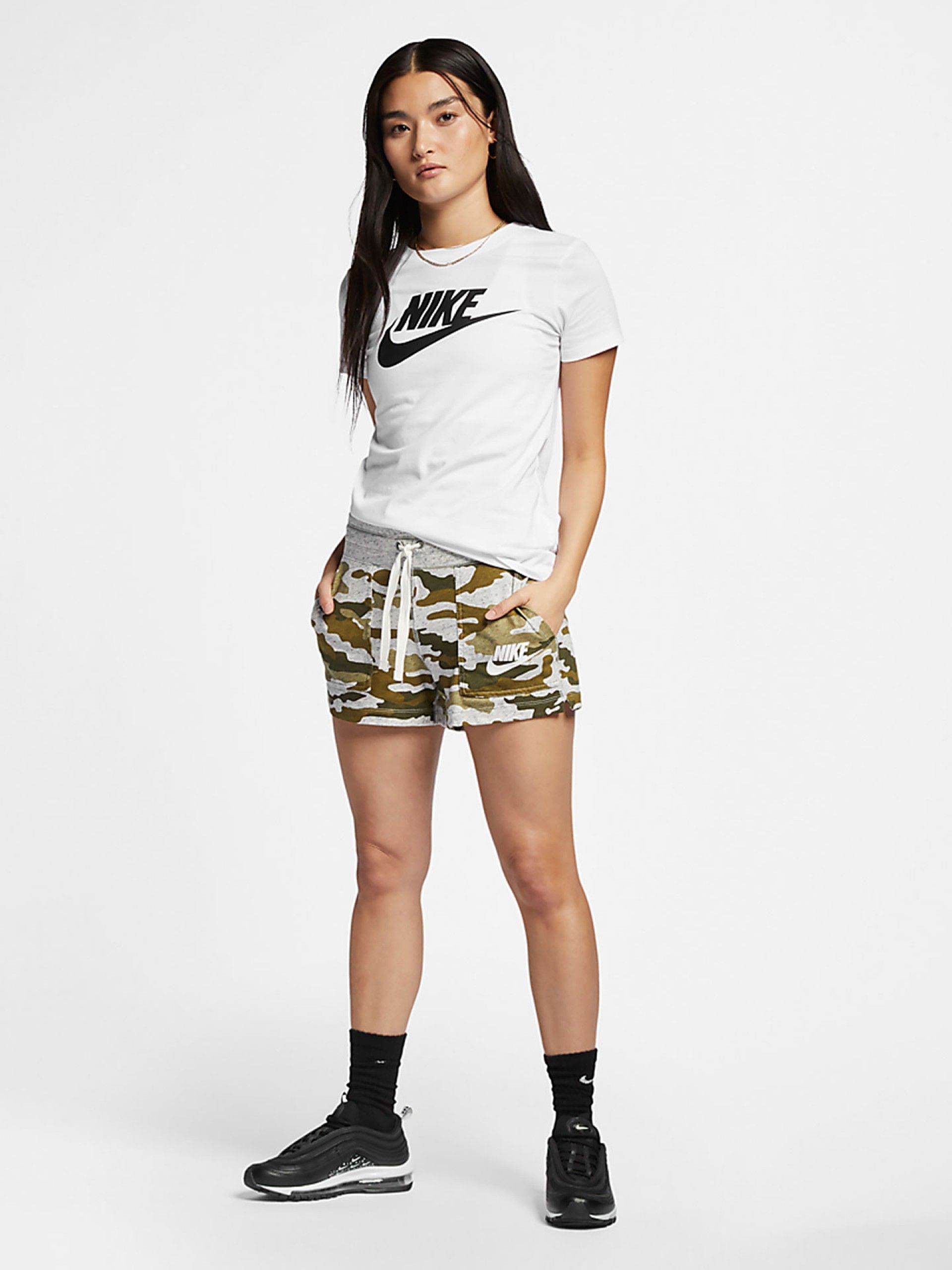 Camiseta Nike Essential Icon