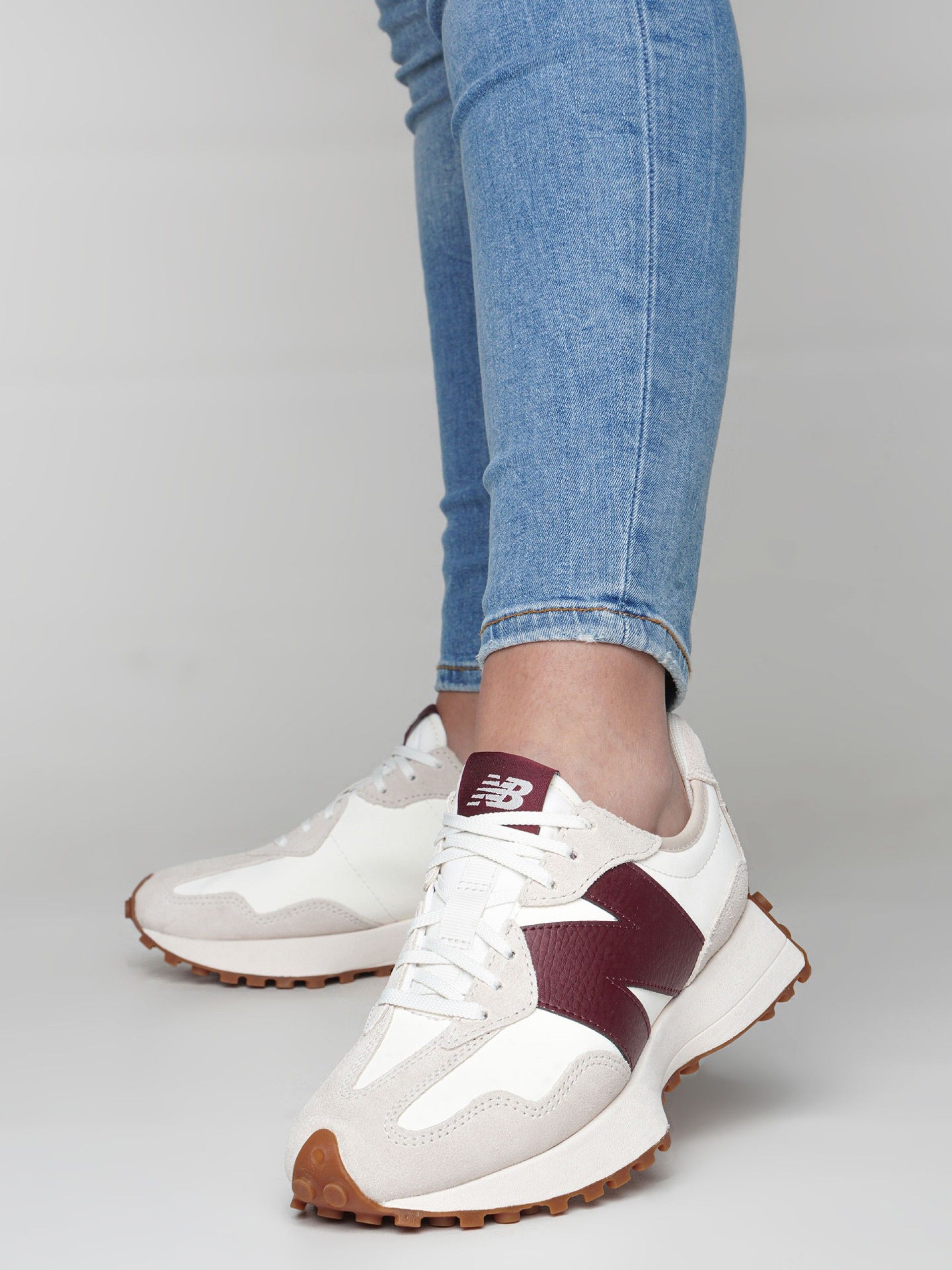 New Balance WS327 Sneakers