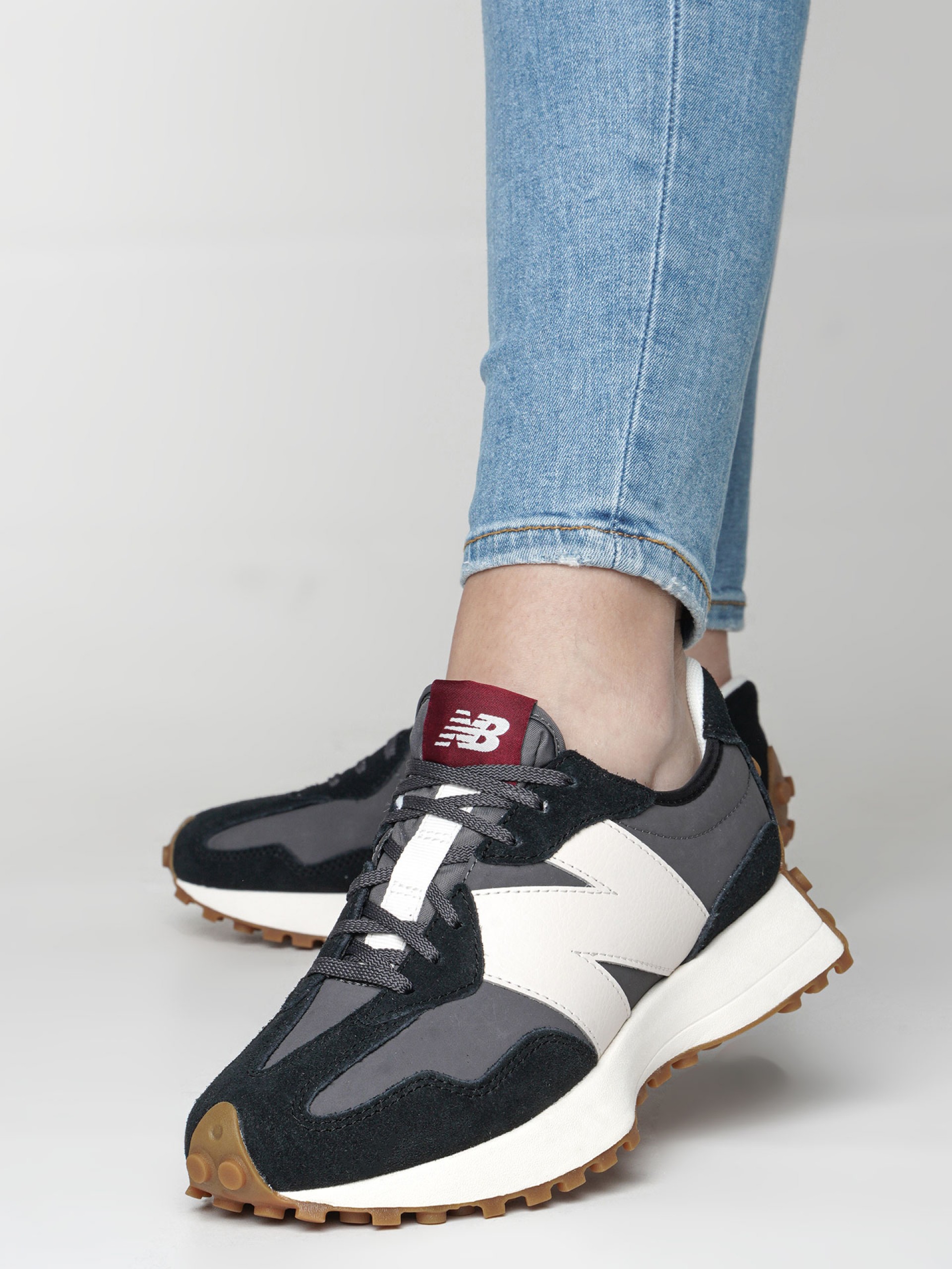 New Balance WS327 V1 Black Sneakers