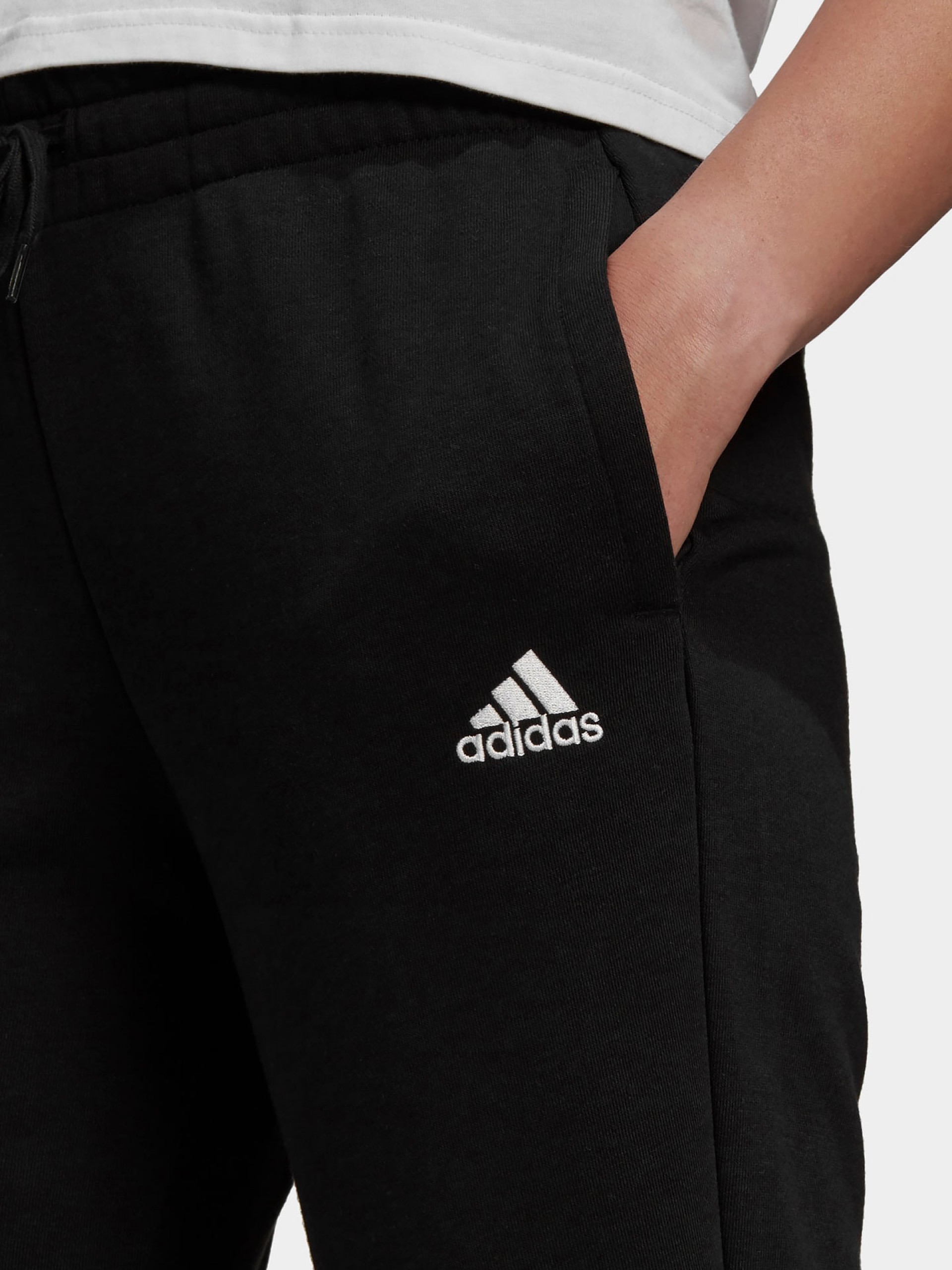 Calças Adidas Essentials