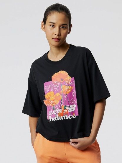 T-shirt New Balance Essentials Super Bloom