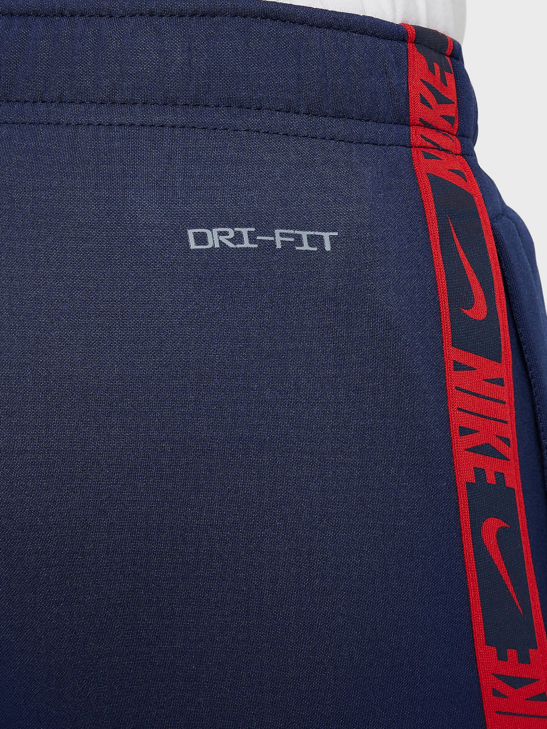 Calções Nike Repeat Sportswear Junior