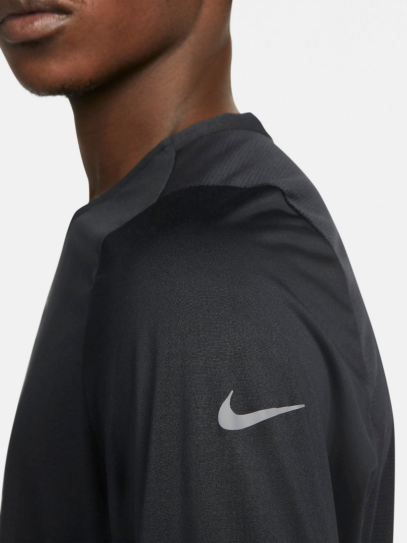 Camiseta Nike Run Division Rise 365 - Masculina em Promoção