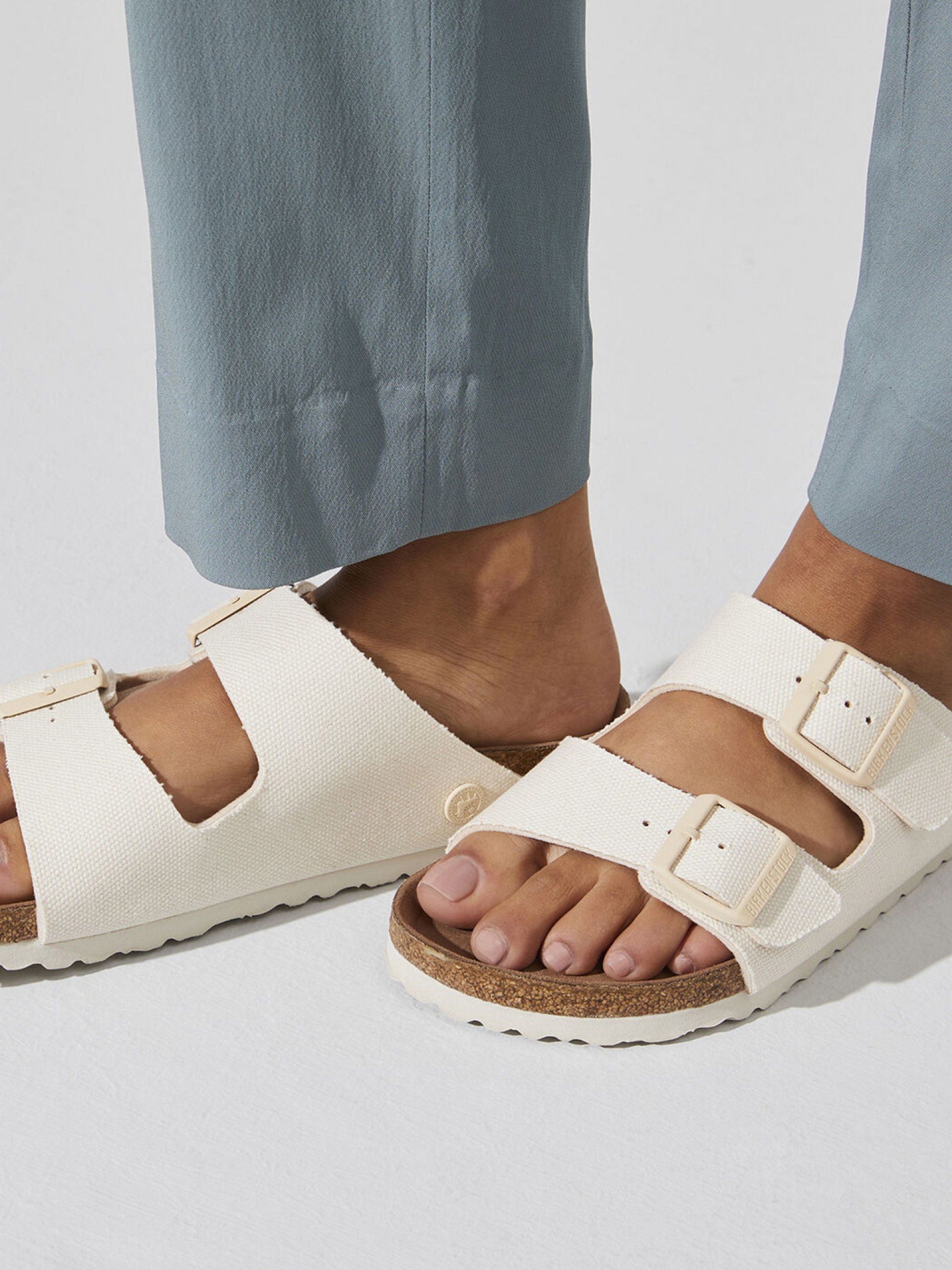 Chinelos Birkenstock Arizona Rivet Logo Vegan