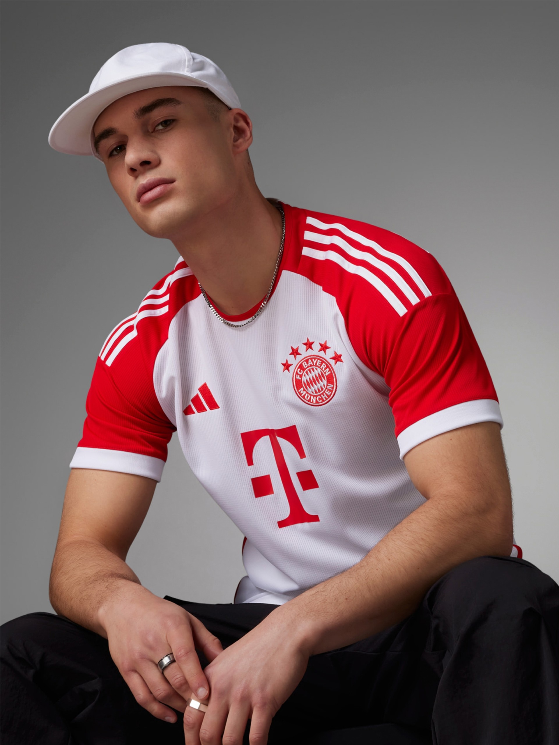 Camisola Adidas Principal F. C. Bayern Munique EP23/24
