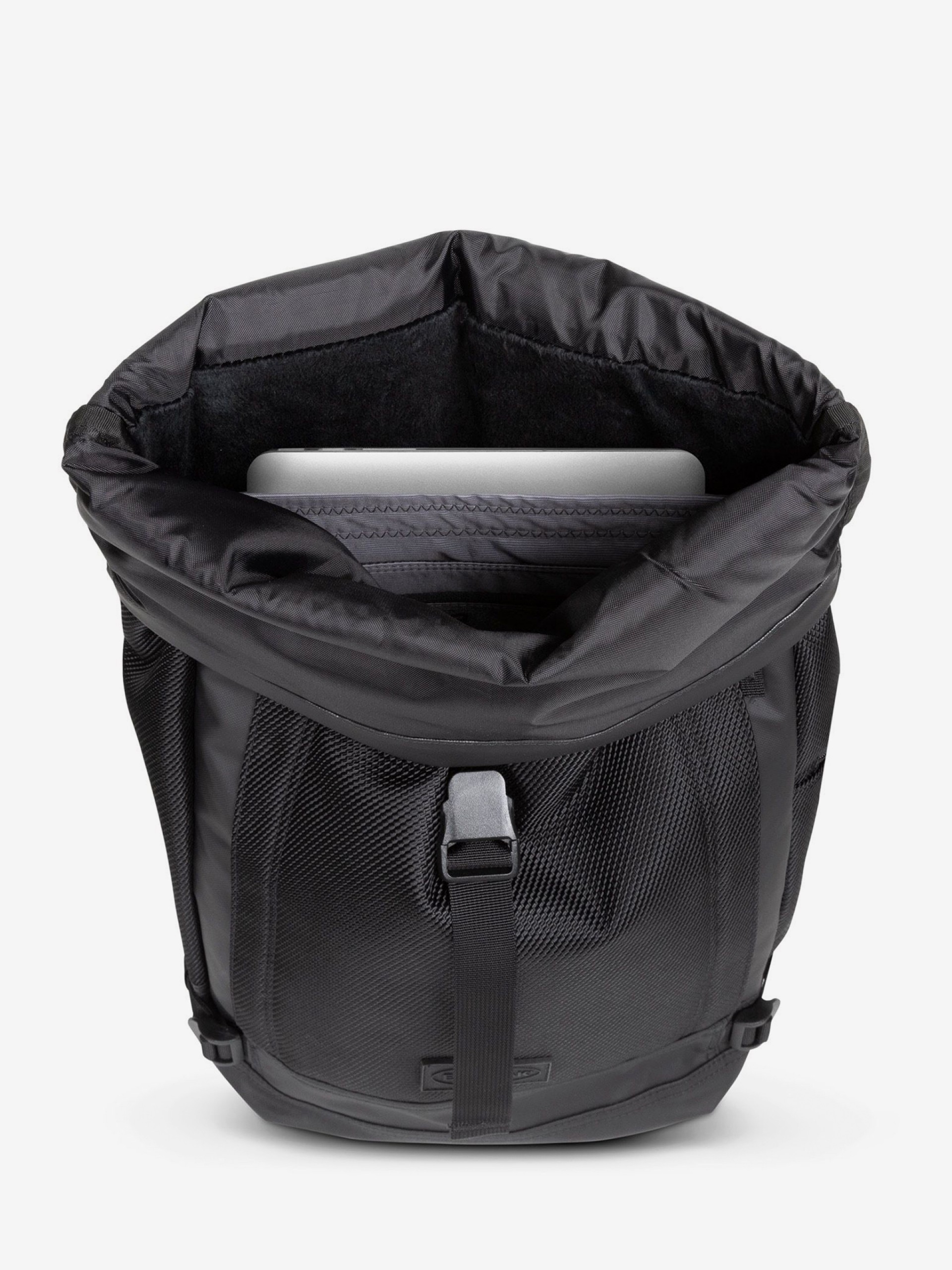 Mochila Eastpak Tecum Roll CNNCT Coat Preta