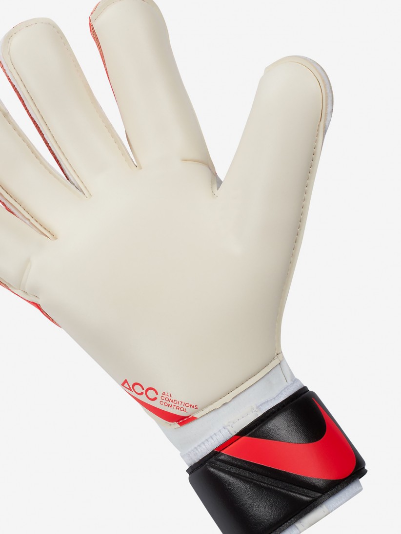 Nike Vapor Grip3 Goalkeeper Gloves.