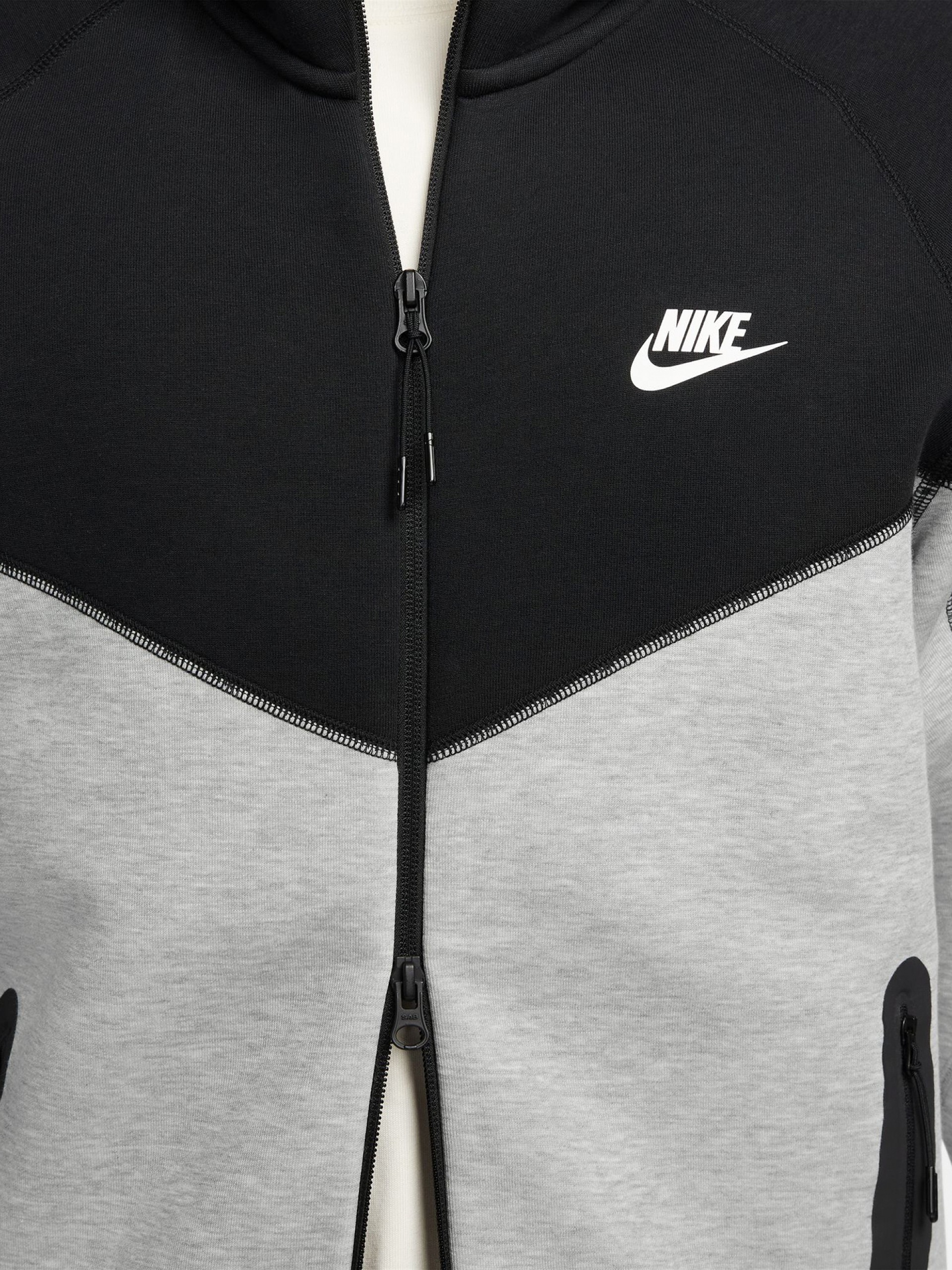 Casaco Nike Sportswear Tech Fleece Windrunner