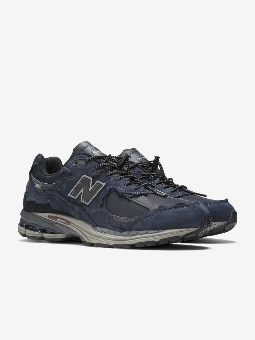 New Balance M2002 V1 Sneakers