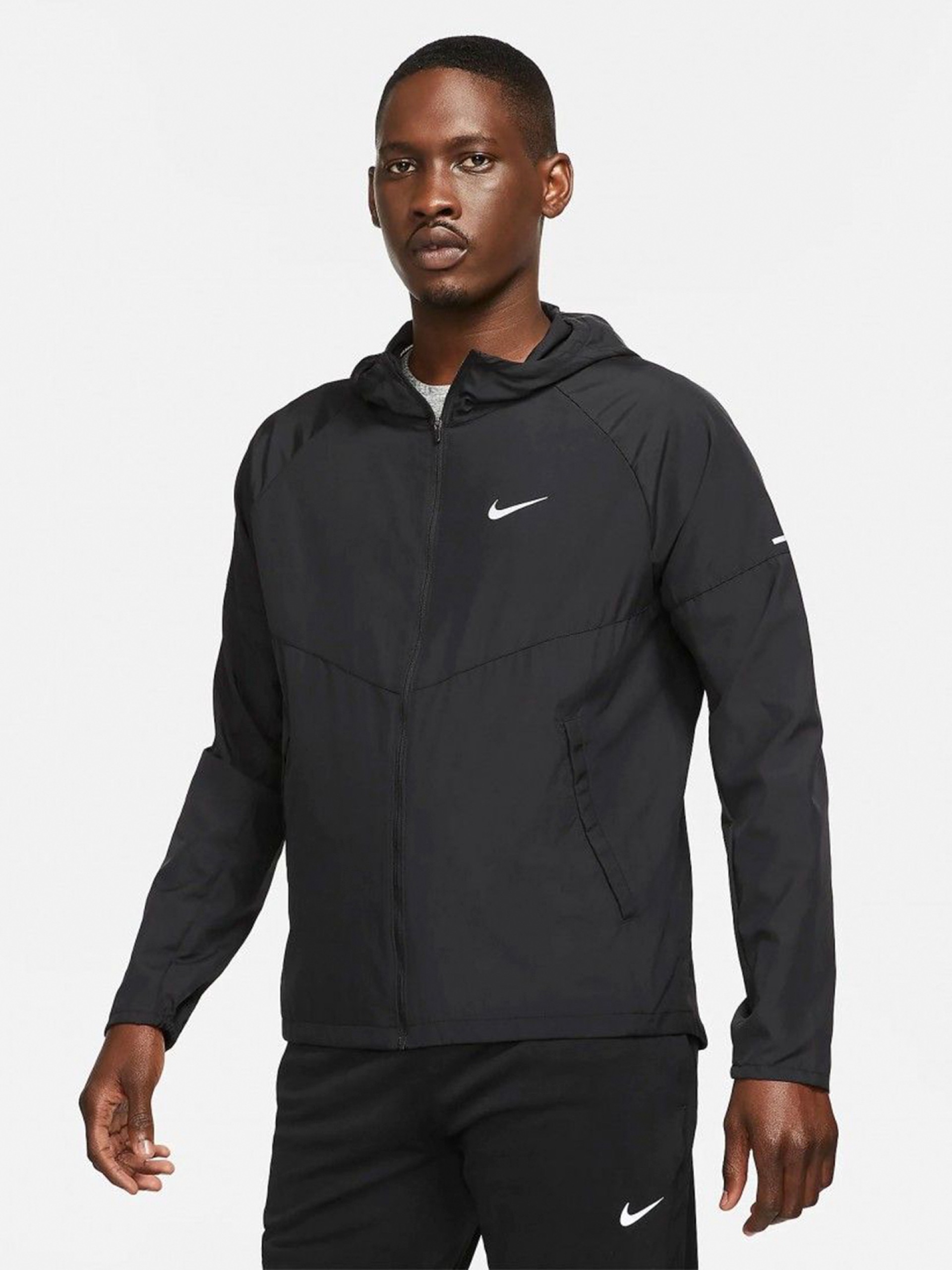 Chaqueta con Capucha de Running Nike Repel Miler Negra Para Hombre