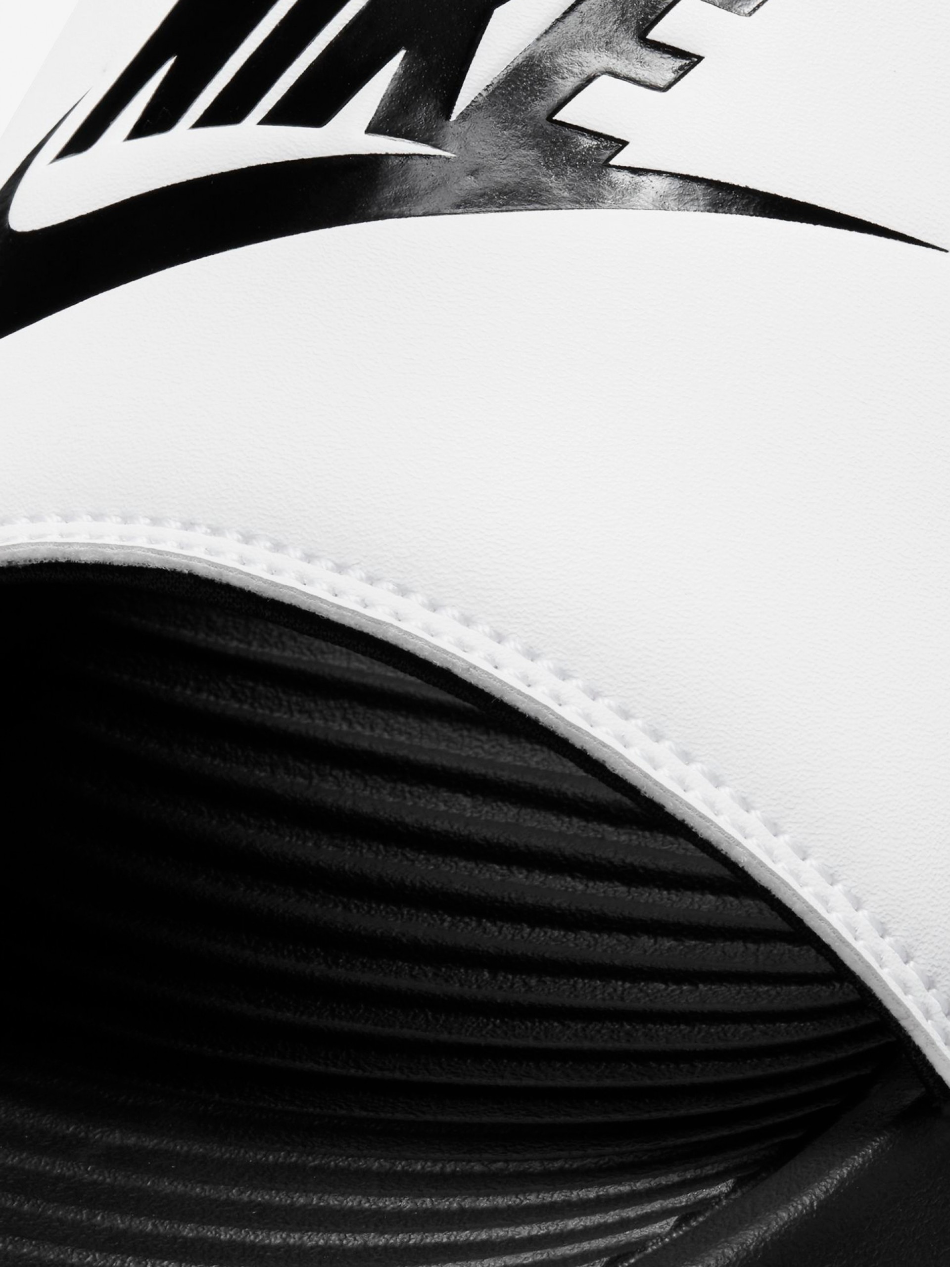 Chanclas Nike Victori One Negras y Blancas Para Hombre