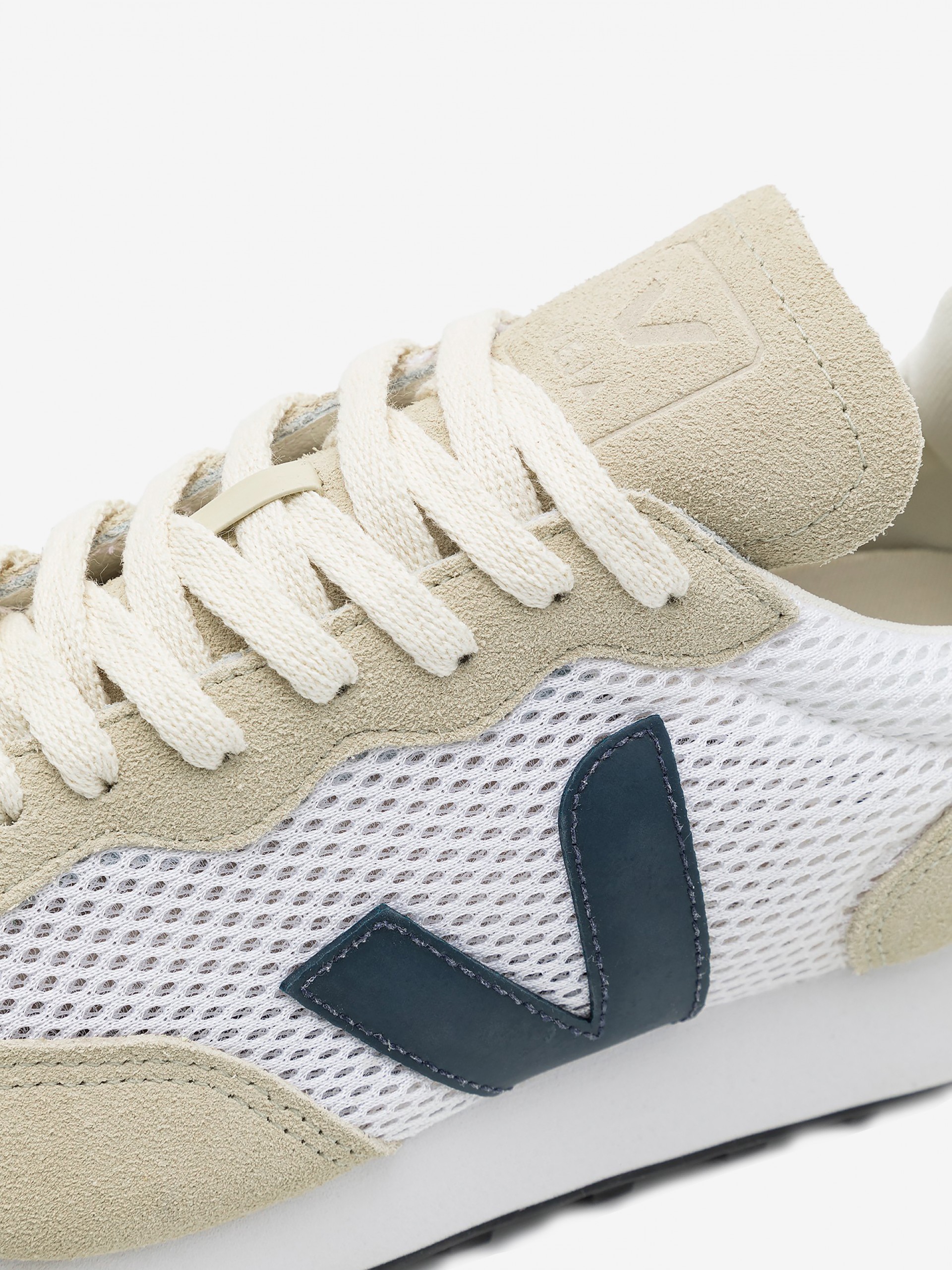 Sapatilhas VEJA Rio Branco Light Aircell