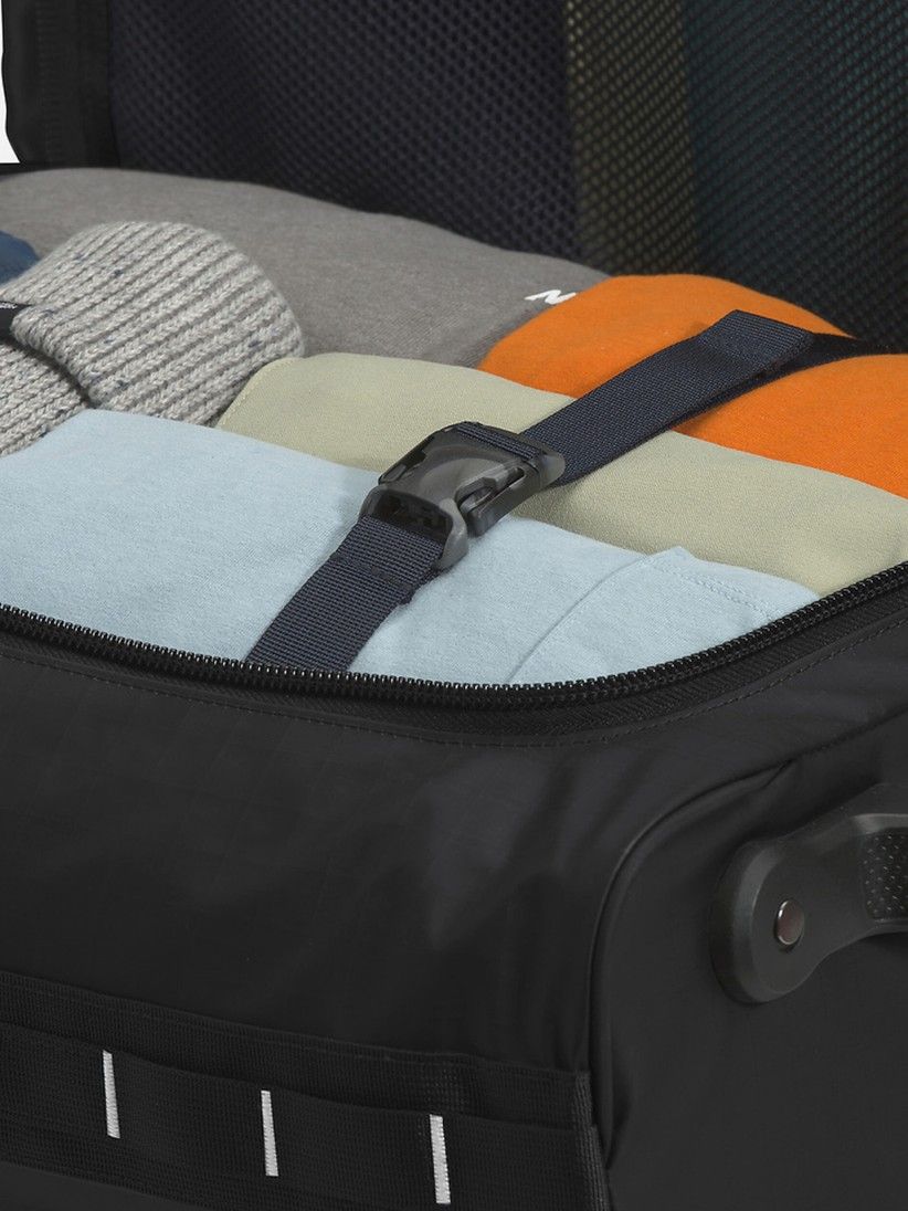 The North Face Base Camp Voyager 21 Suitcase