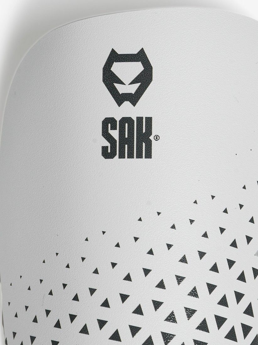 Sak Morph Shin Guards