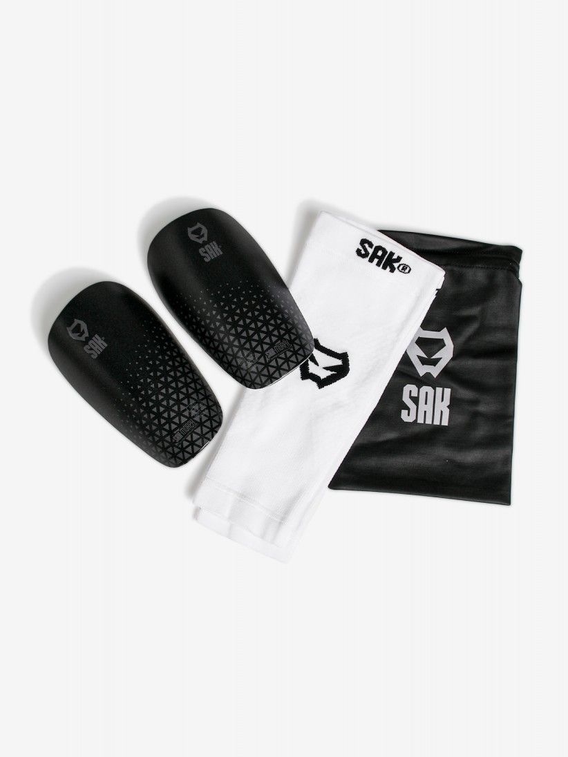 Sak Morph Shin Guards