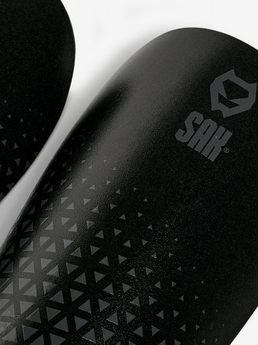 Sak Morph Shin Guards