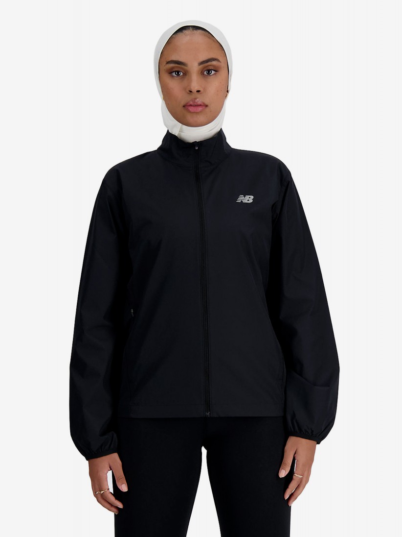 Chaqueta New Balance Sport Essentials Running Negra