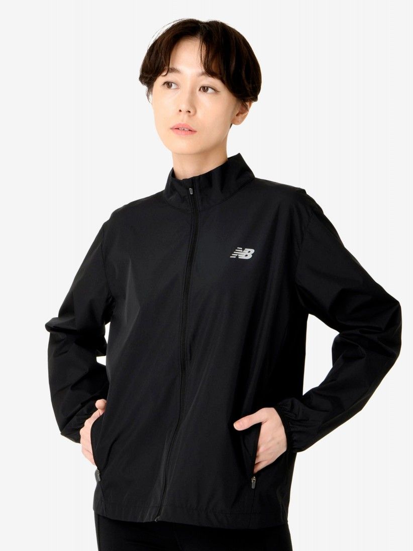 Chaqueta New Balance Sport Essentials Running Negra