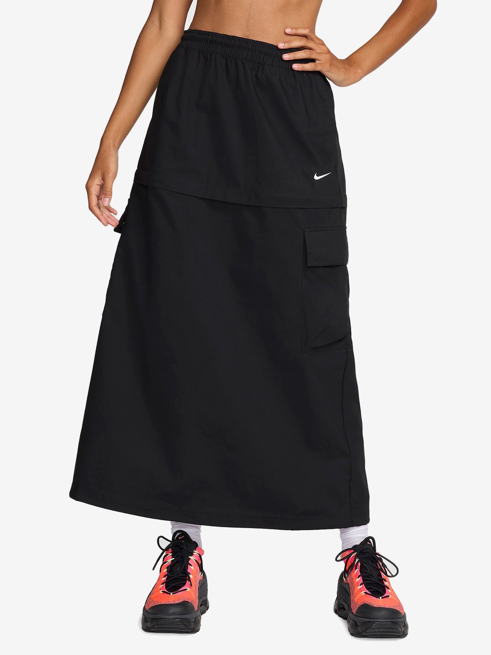Falda Nike Sportswear Essential Cargo Negra Para Mujer