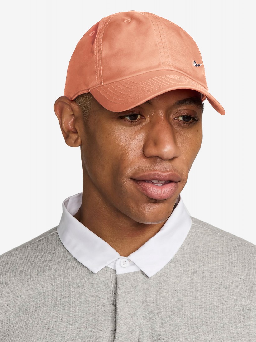 Nike Dri-FIT Club Unstructured Metal Swoosh Cap