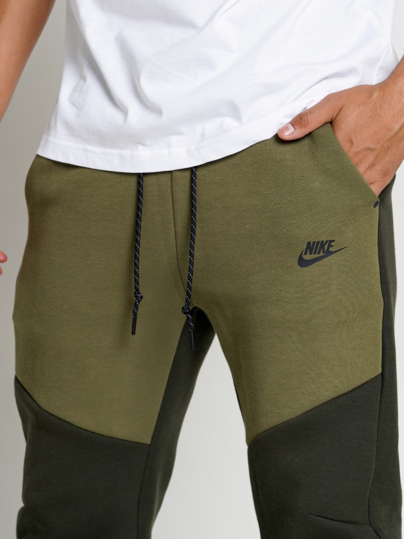 Nike Tech Fleece Slim Fit Trousers