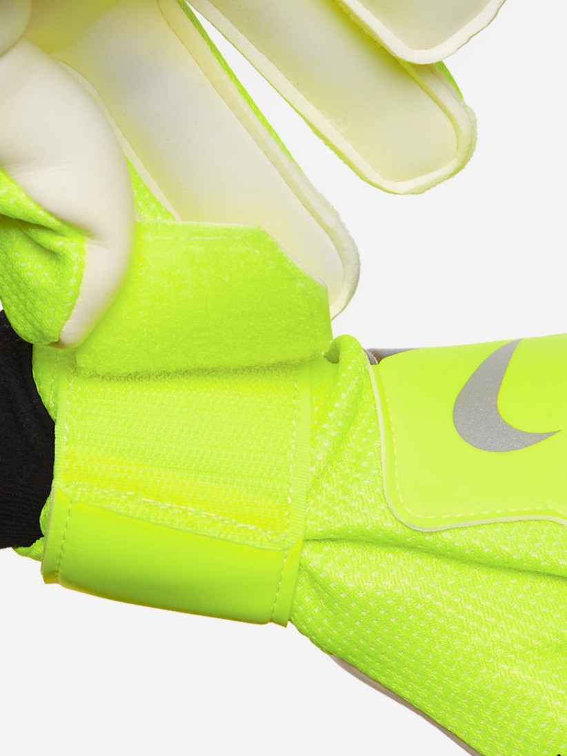 Nike Match Junior Goalkeeper Gloves