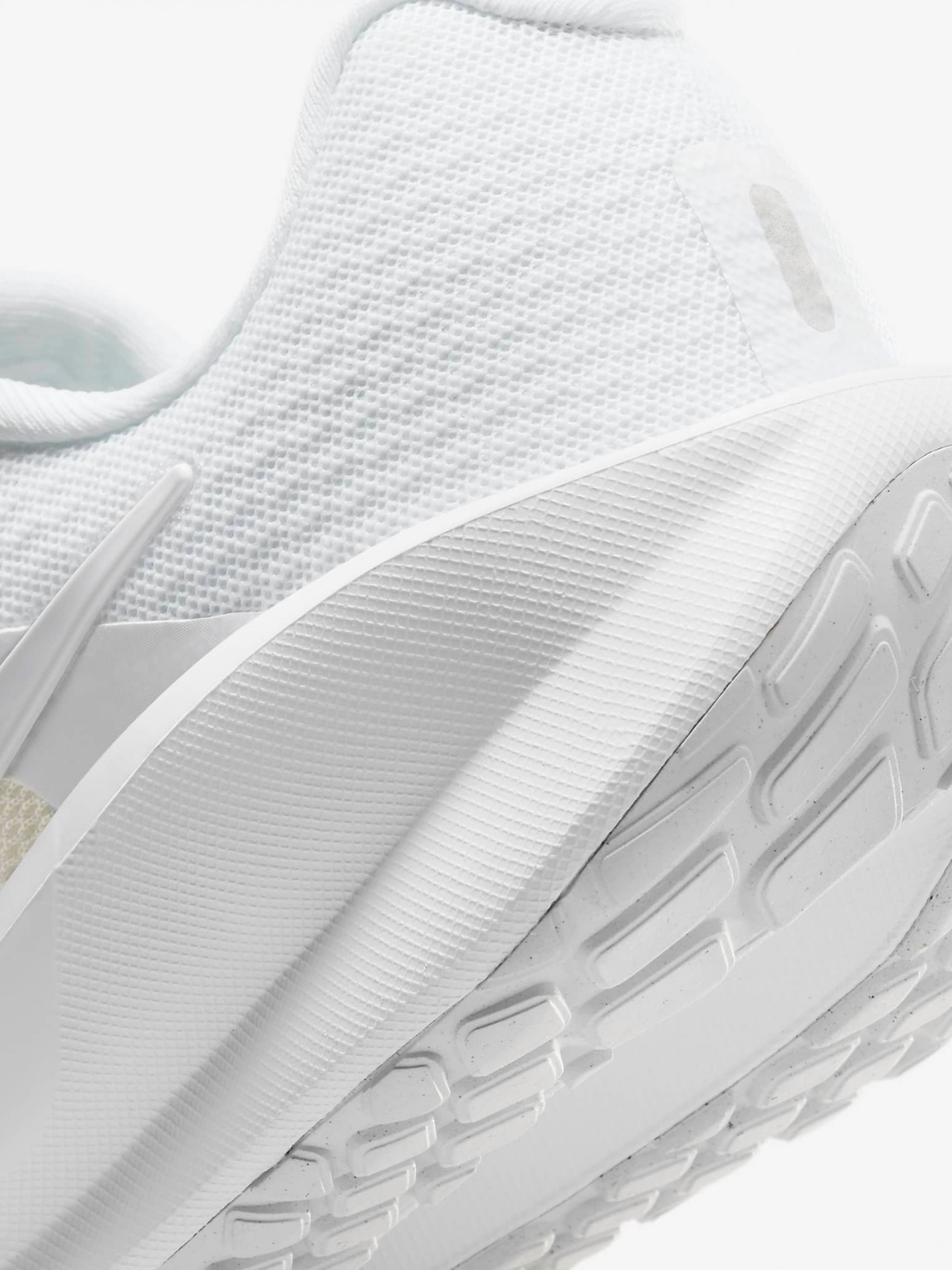 Nike Downshifter 13 White Running Trainers For Women