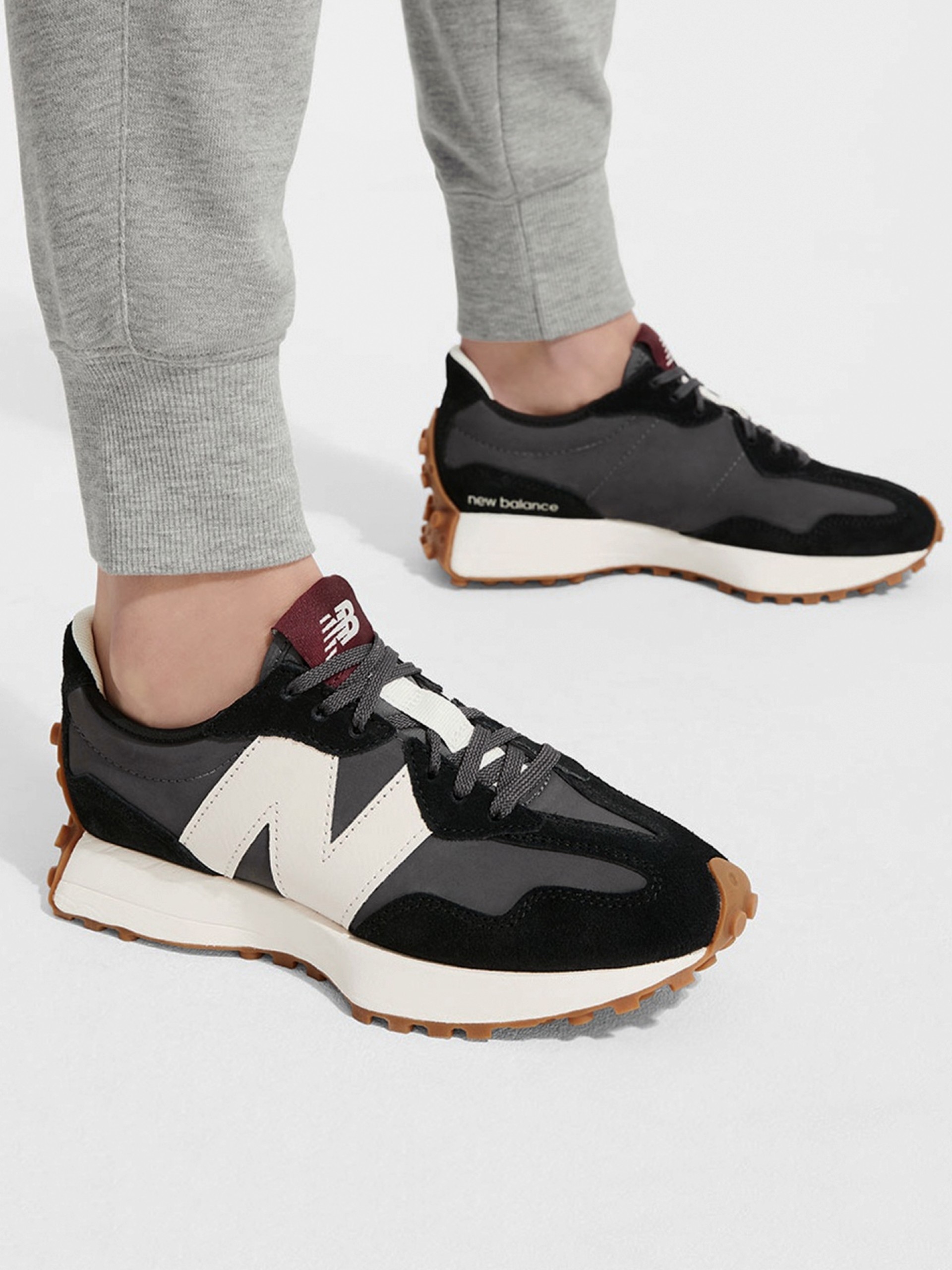 New Balance WS327 V1 Black Sneakers