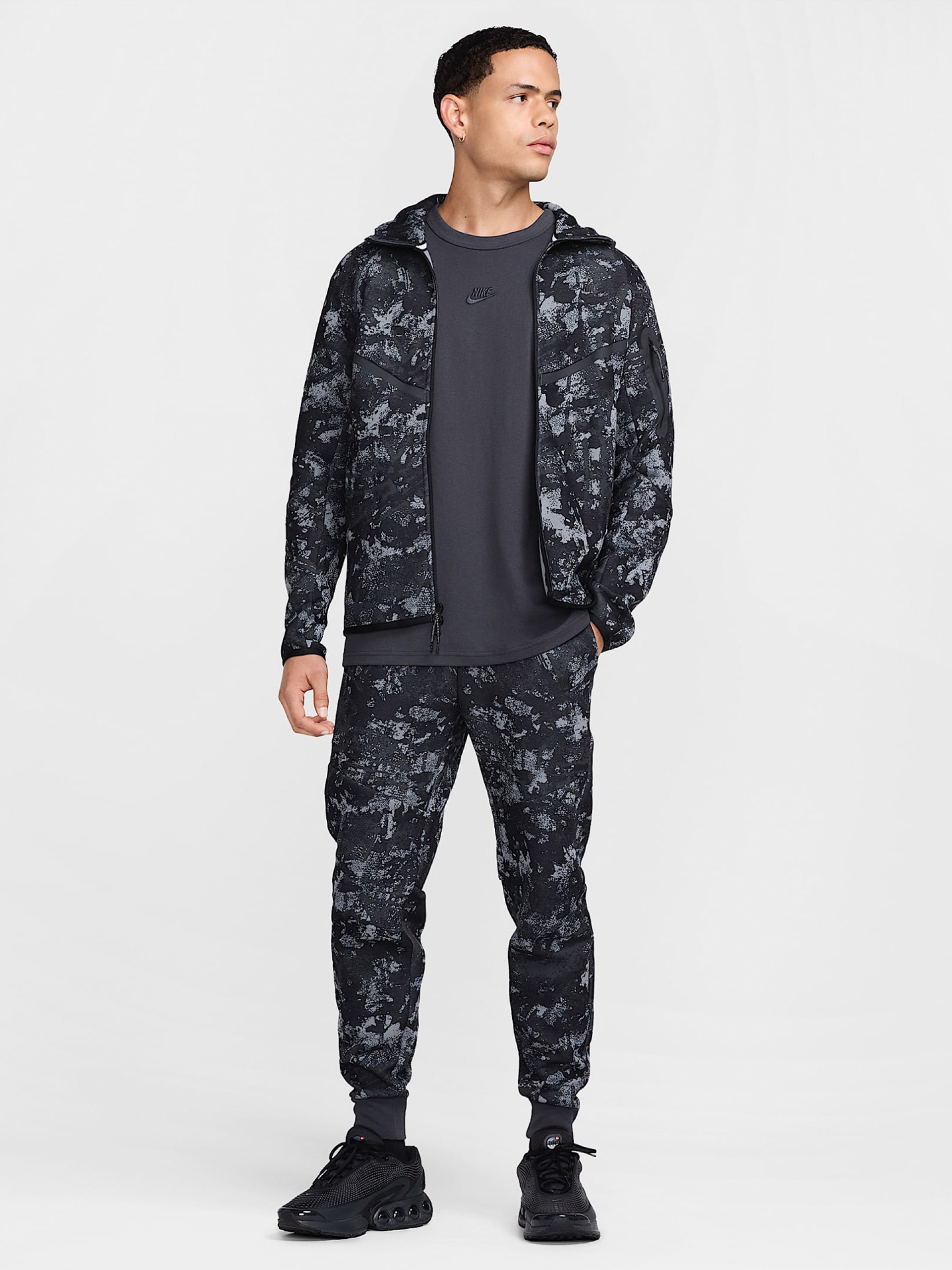 Nike Tech Fleece Camo Trousers