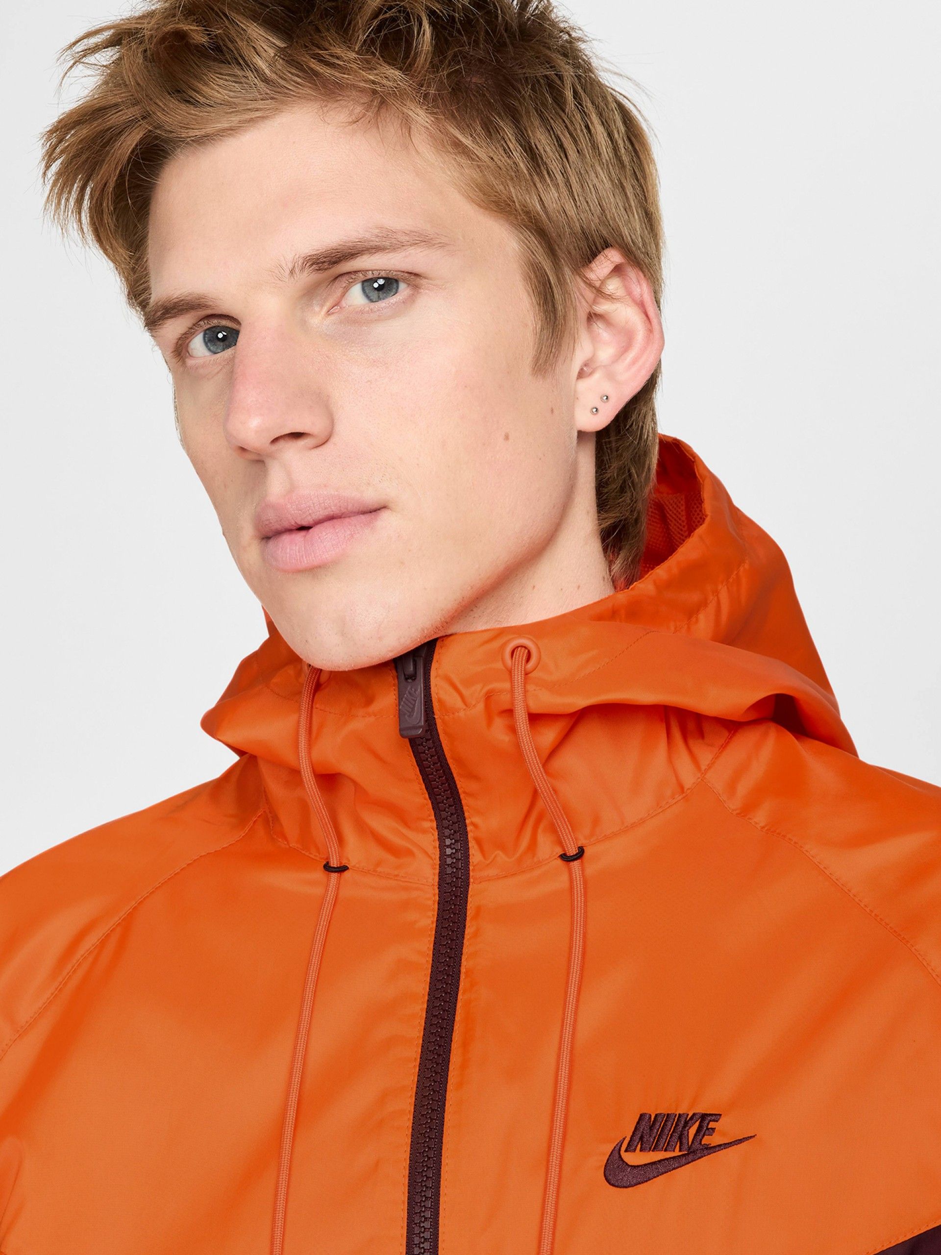 Nike Heritage Sportswear Windrunner Burgundy Hooded Windbreaker Jacket For Men