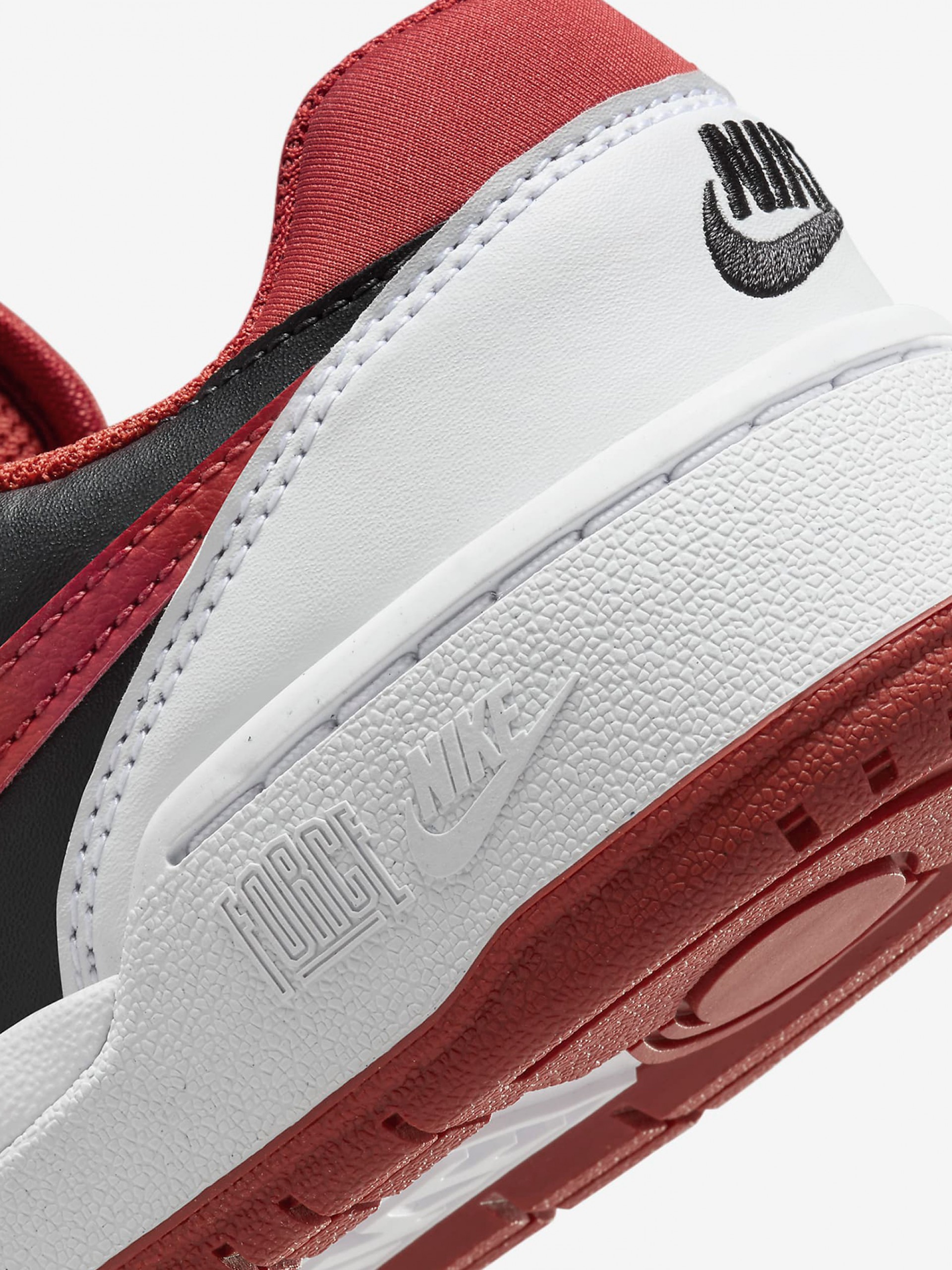 Sapatilhas Nike Full Force Low Junior Brancas e Vermelhas