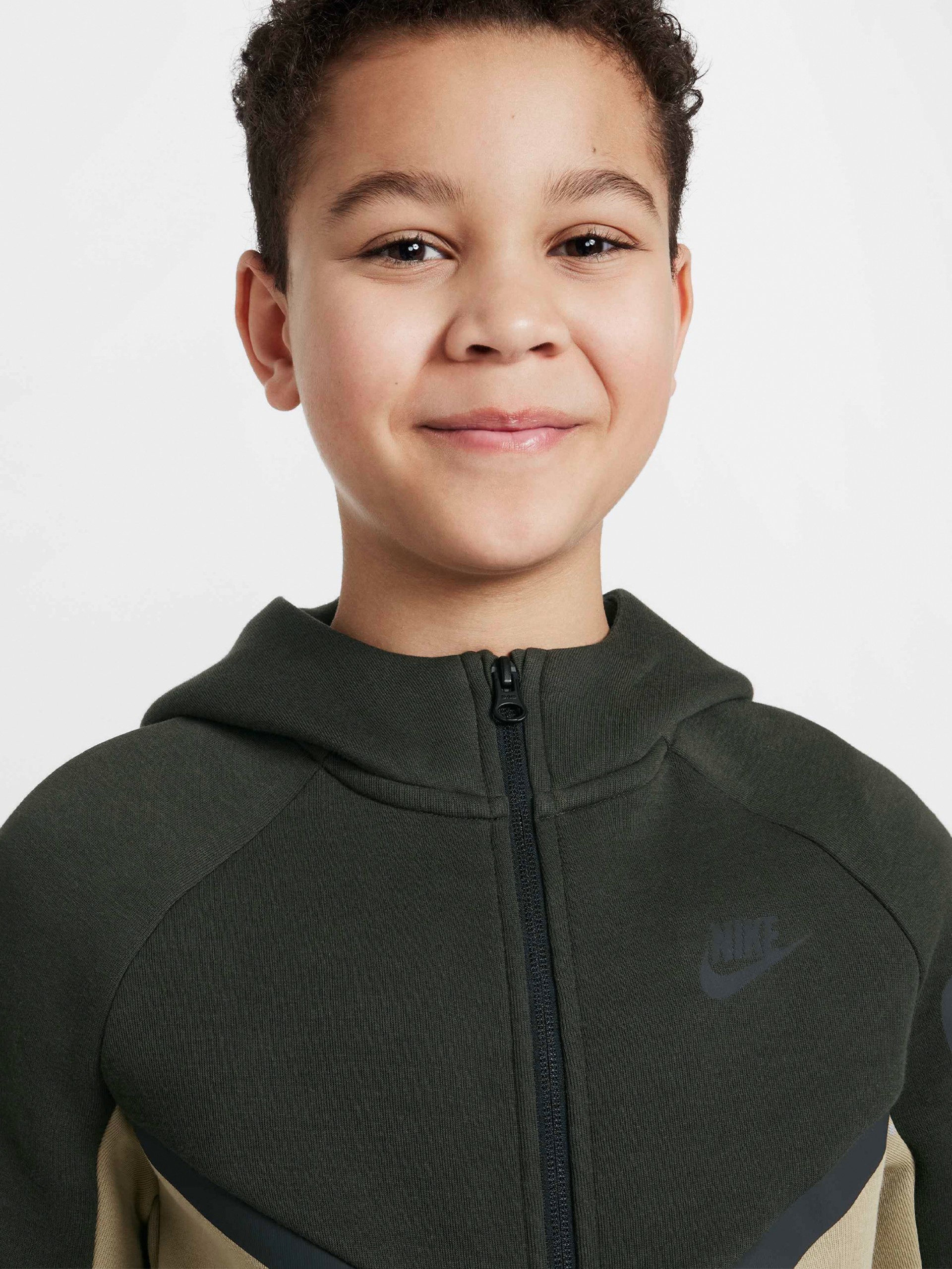 Chaqueta Nike Sportswear Tech Fleece Junior Beige y Verde
