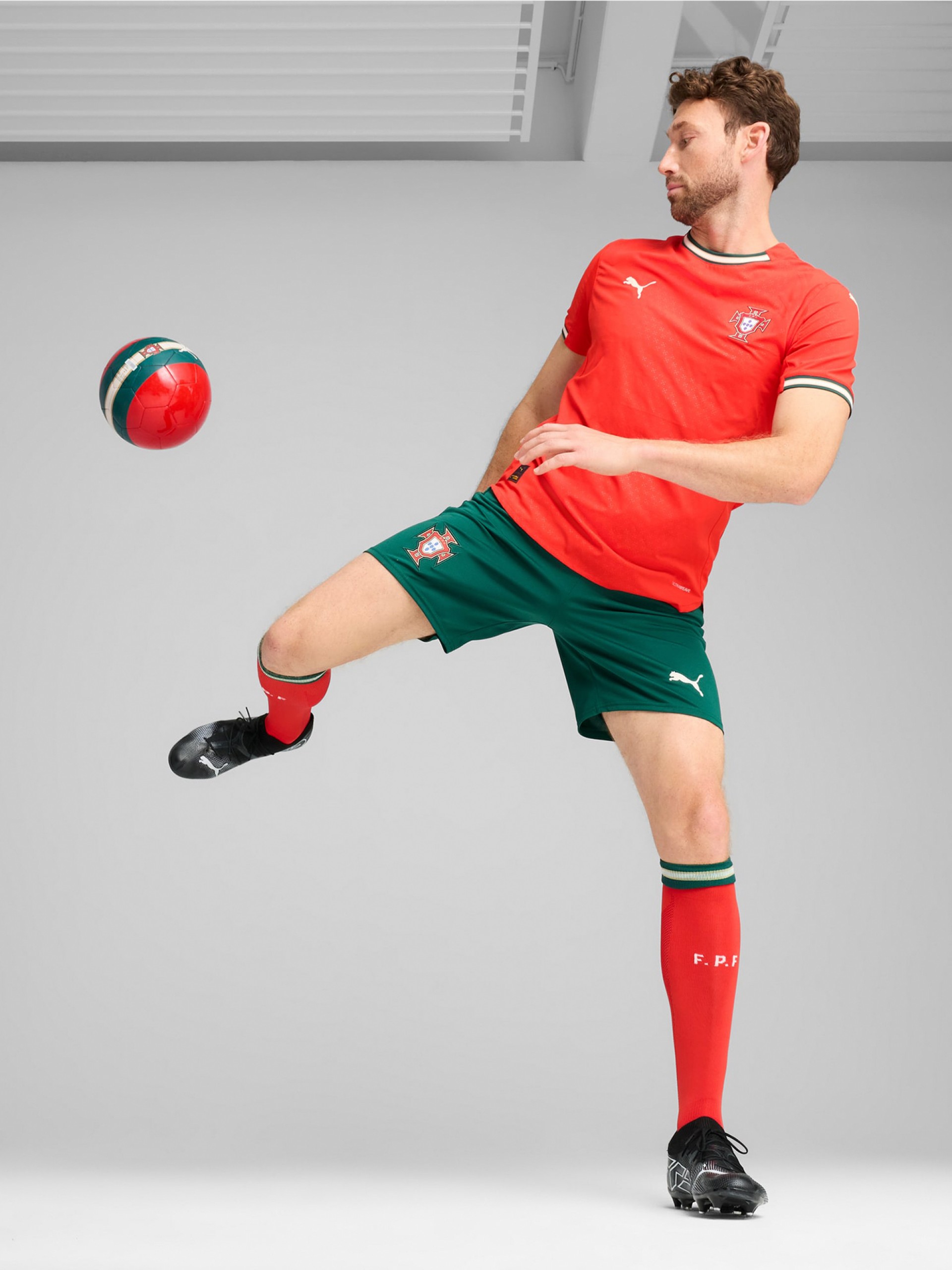 Balón Puma Portugal Fan Mini Rojo 2025