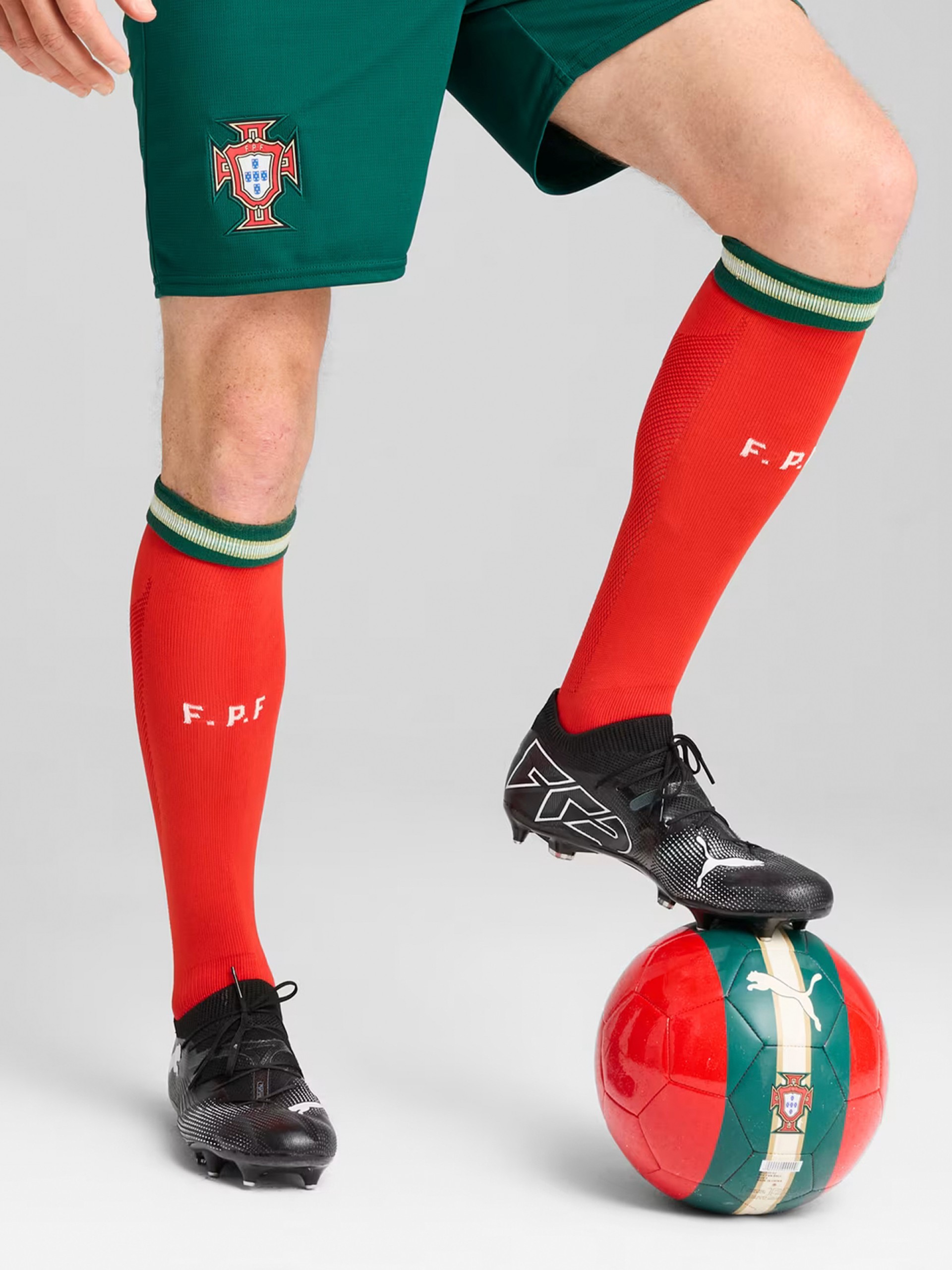 Calcetines Puma Portugal Equipación Principal Rojos 2025