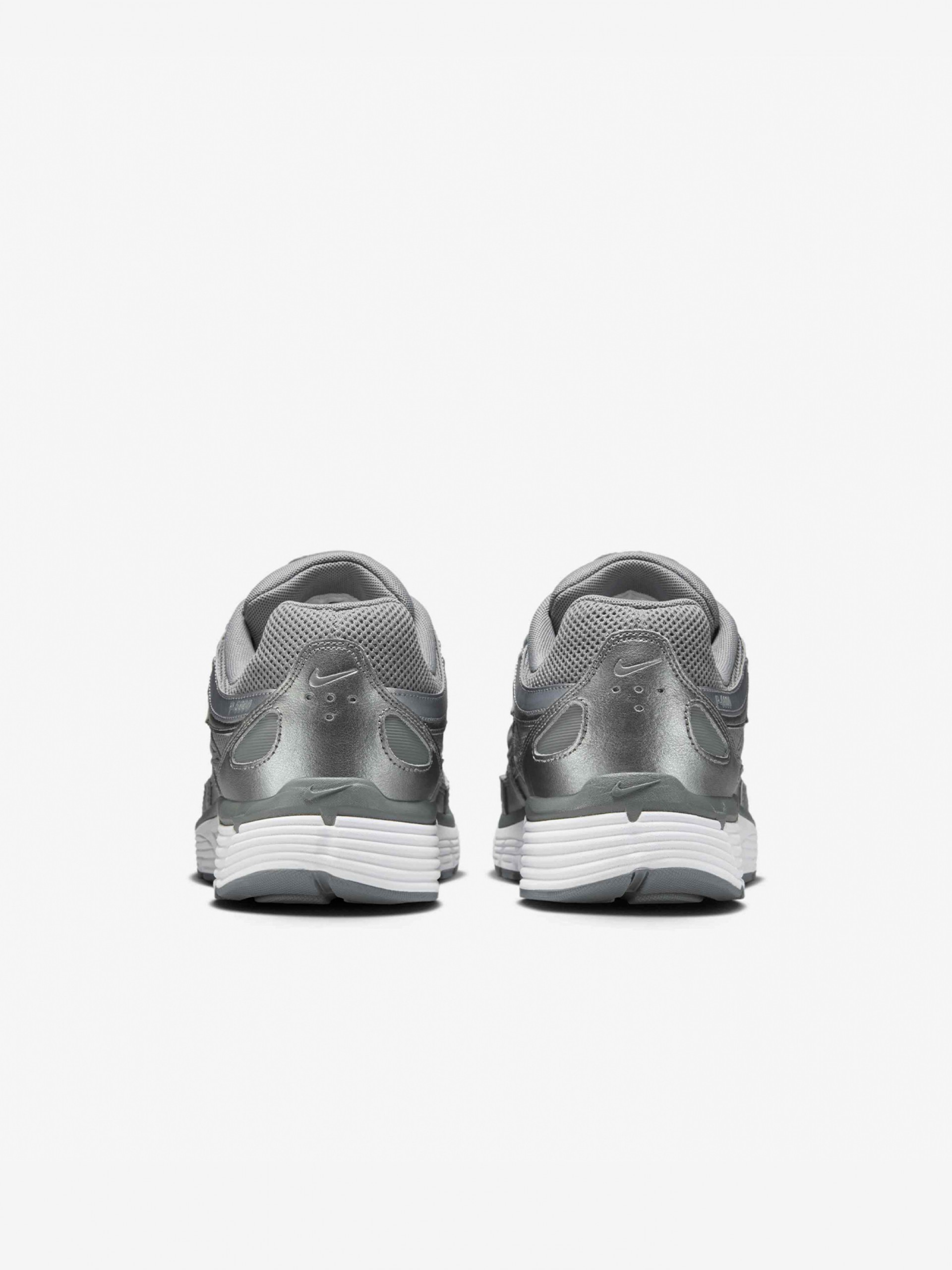 Zapatillas Nike P-6000 Plateadas Para Hombre