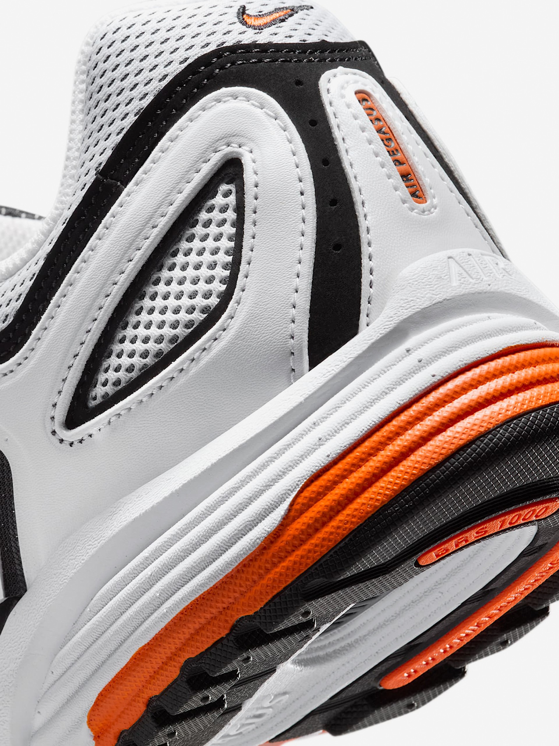 Sapatilhas Nike Air Pegasus 2005 Brancas e Pretas Para Homem