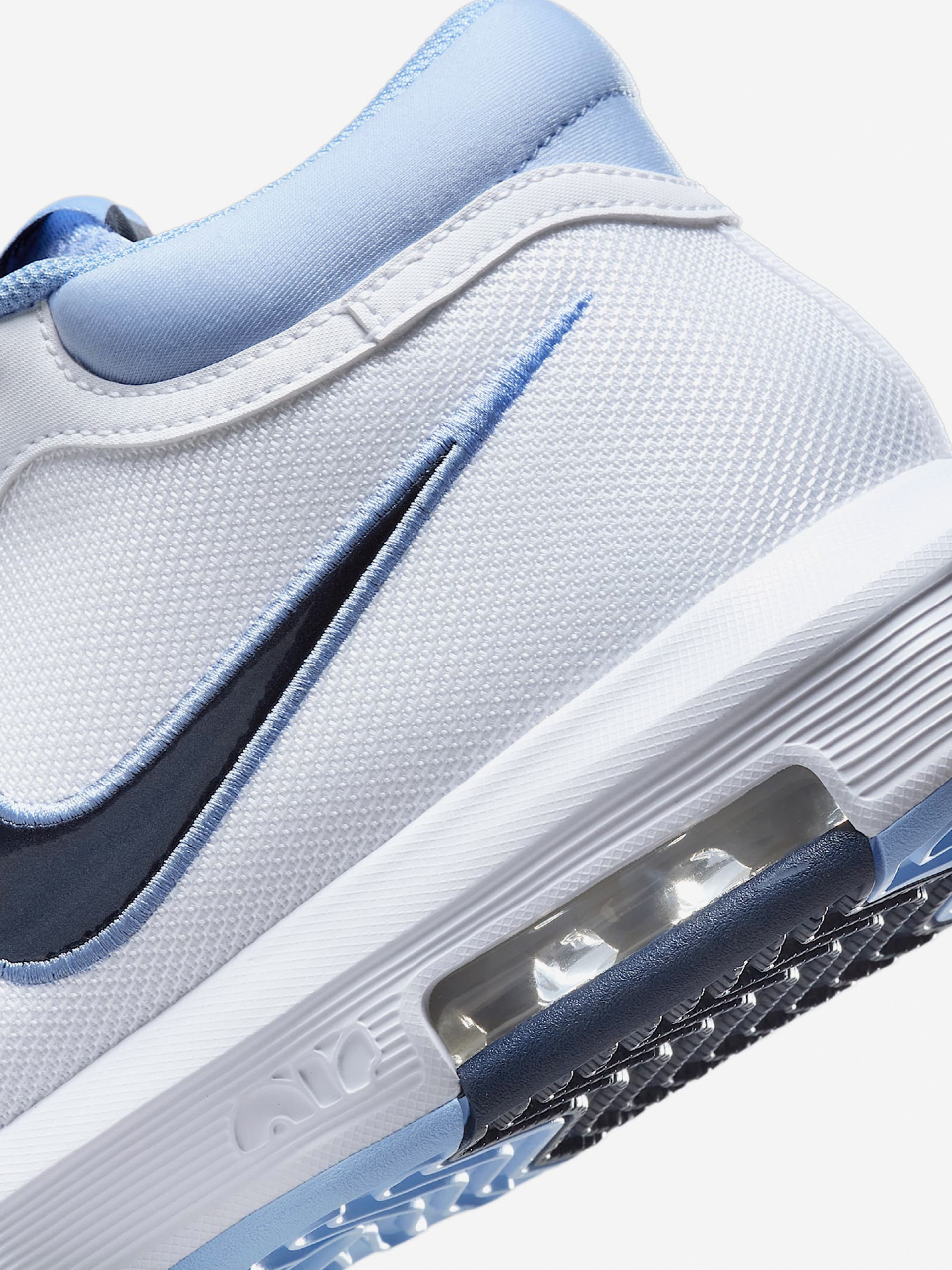 Sapatilhas de Basquetebol Nike LeBron Witness VIII Brancas Para Homem