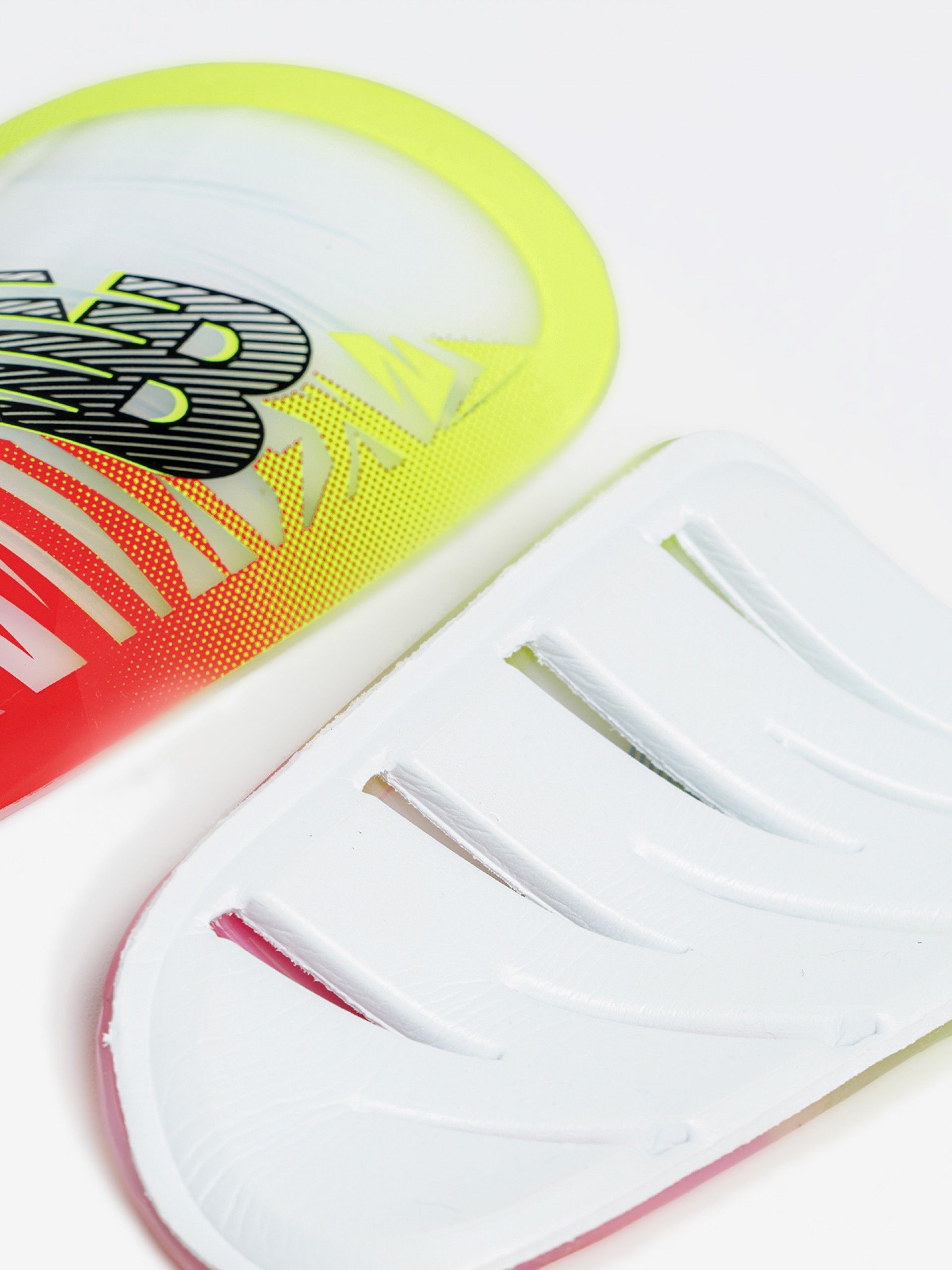 Espinilleras New Balance Furon Pro