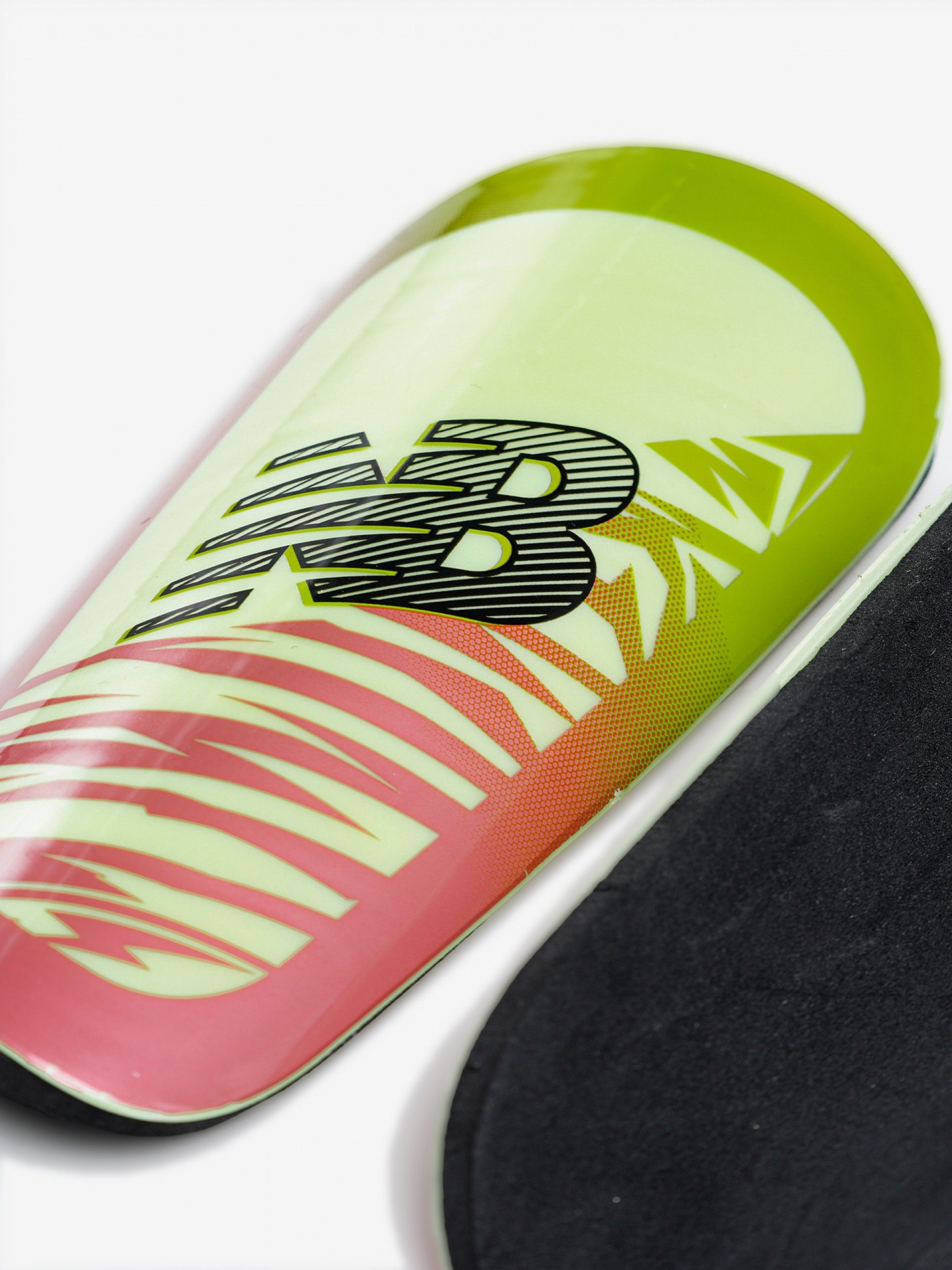 Espinilleras New Balance Furon League