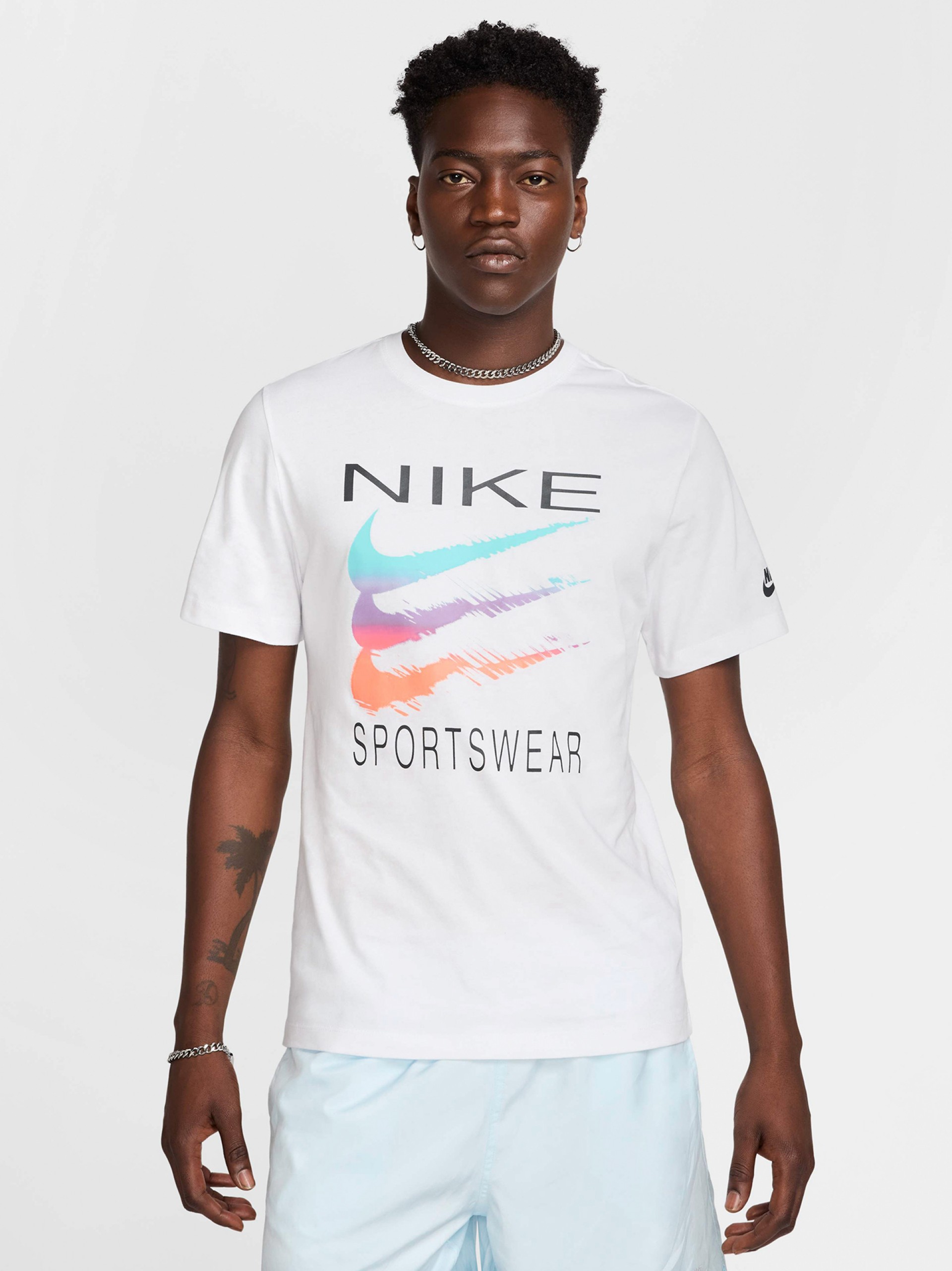T-shirt Nike Sportswear Triple Swoosh Branca Para Homem