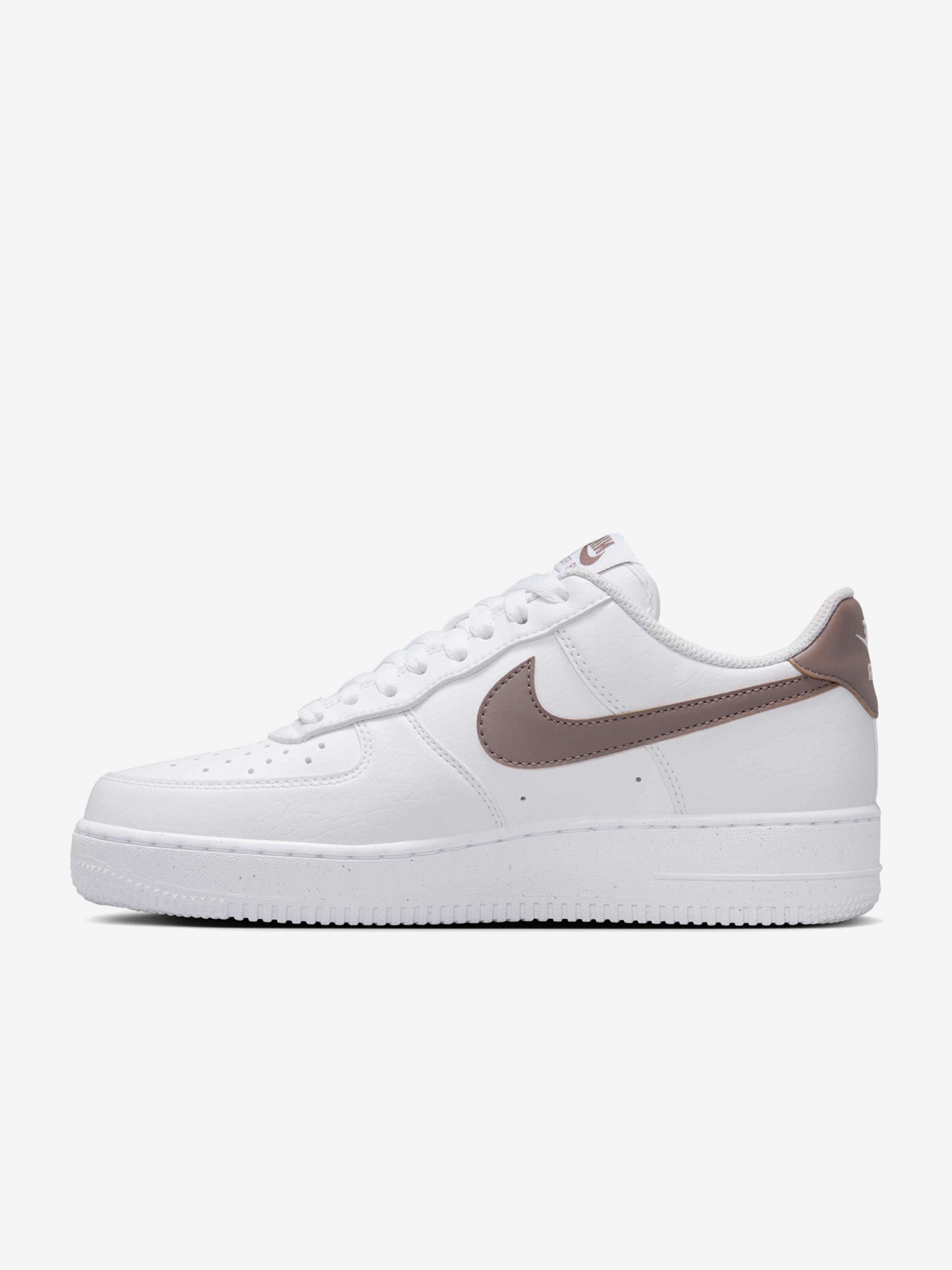 Sapatilhas Nike Air Force 1 Next Nature Brancas e Castanhas Para Mulher
