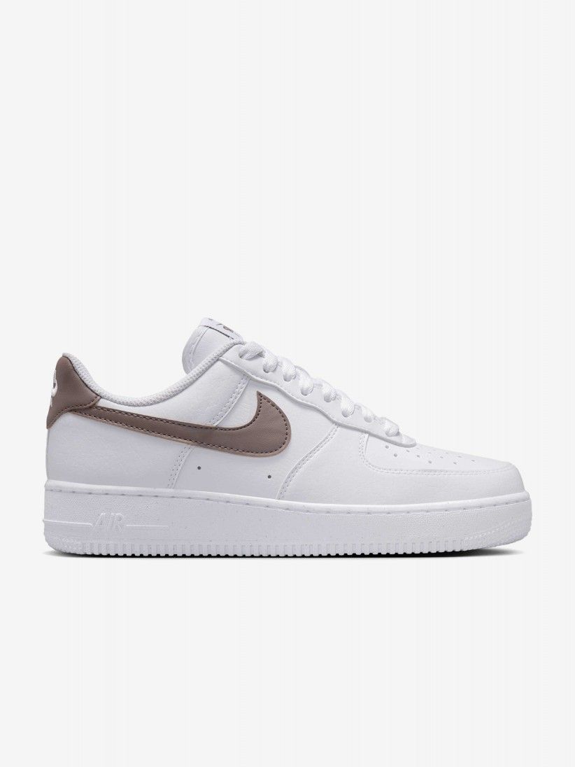 Sapatilhas Nike Air Force 1 Next Nature Brancas e Castanhas Para Mulher
