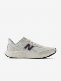 Sapatilhas New Balance Fresh Foam Arishi v4 TIRALUX Bege Para Homem