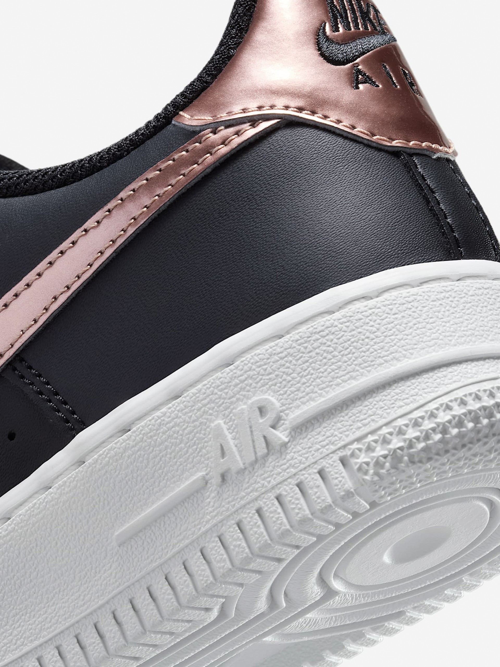 Zapatillas Nike Air Force 1 Negras y Rosa Metalizado Para Niño