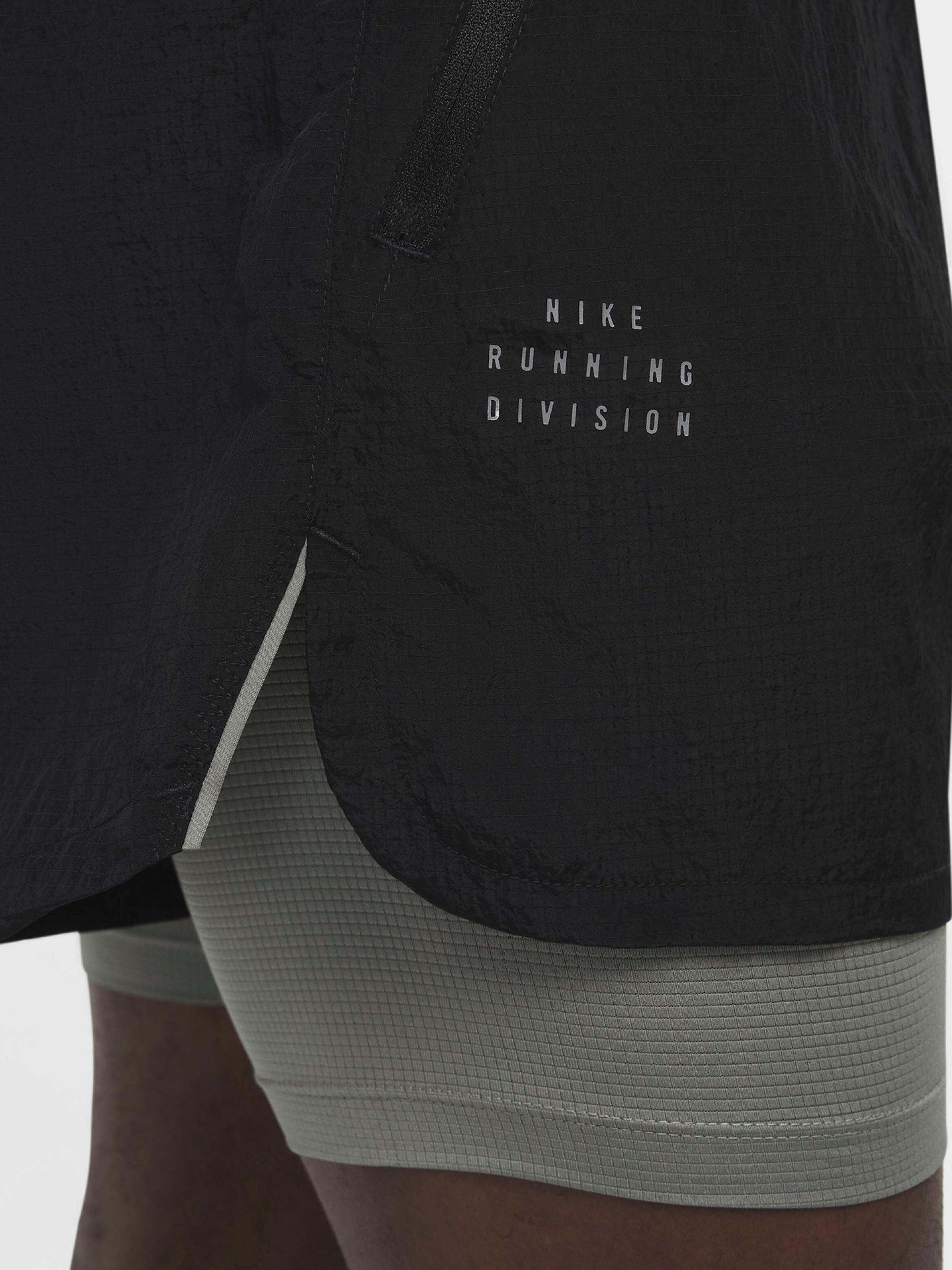 Calções de Running 2 em 1 Nike Stride Division Dri-FIT 13cm Pretos Para Homem