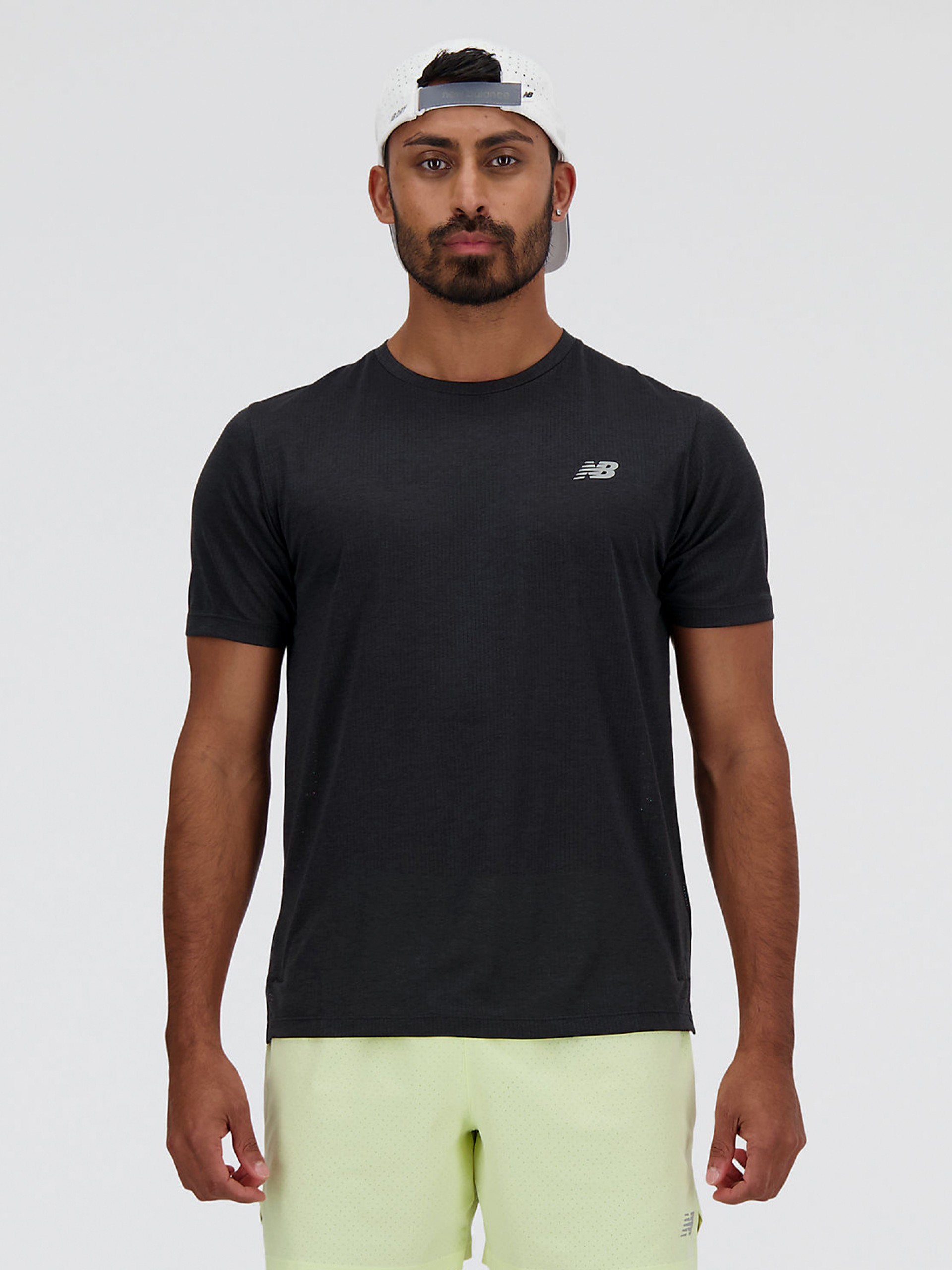 T-shirt New Balance Athletics Preta